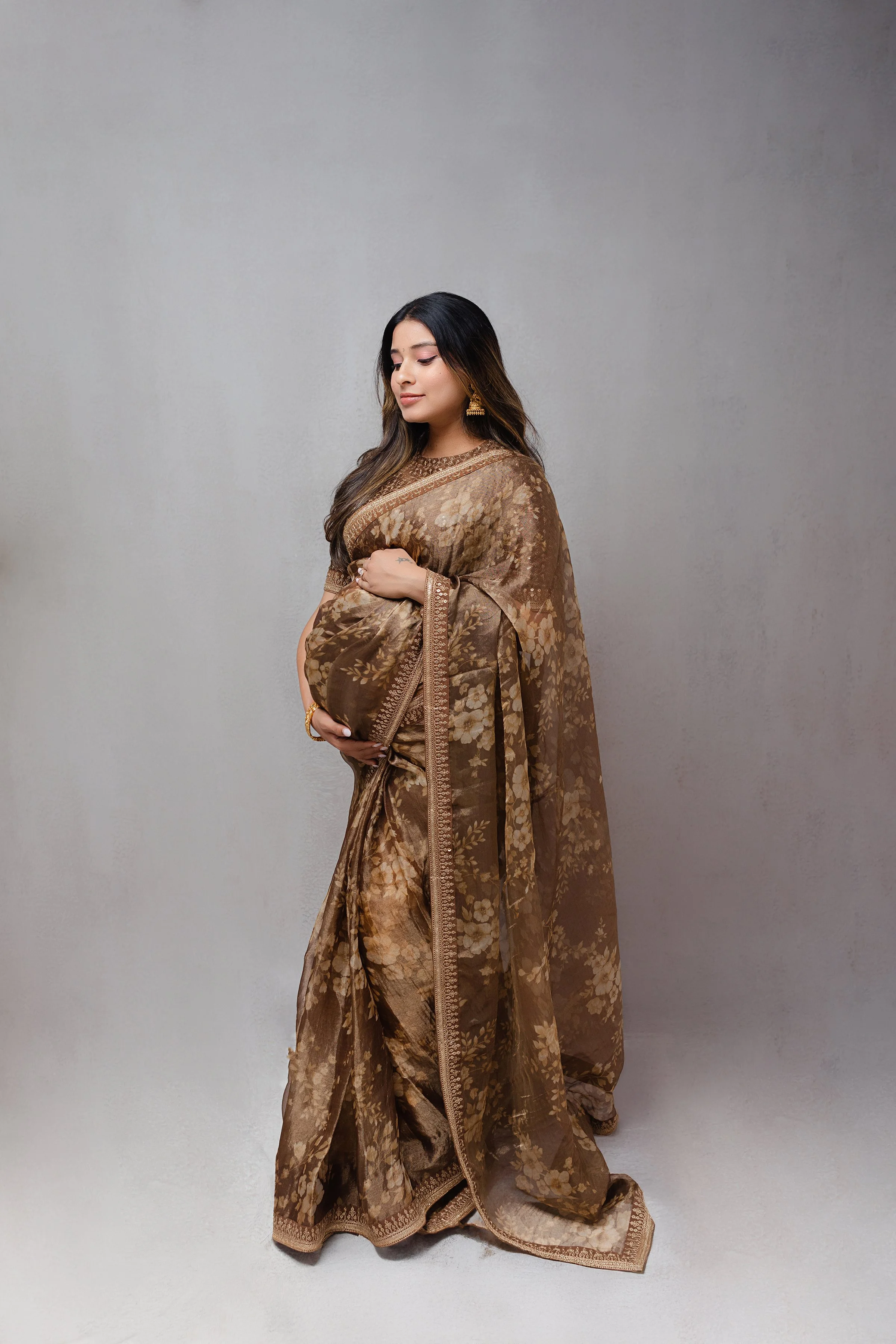 Luxury maternity photography with wardrobe included