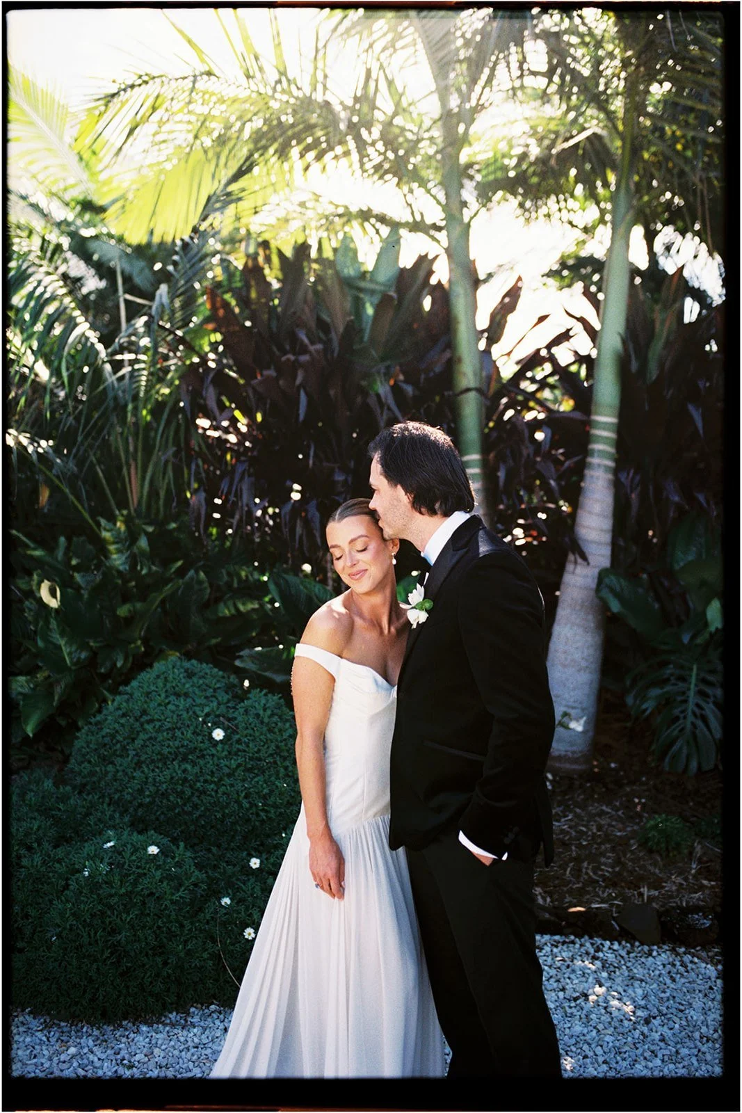 MandyWoodStudio_editorial_natural_Australian_film_wedding_photographer_0032.jpg