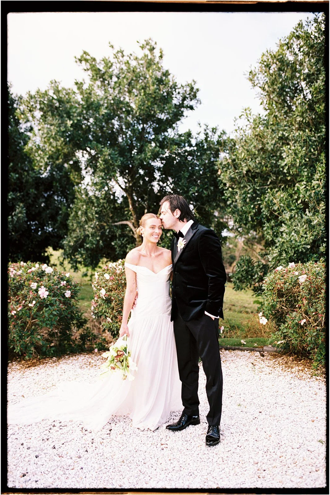 MandyWoodStudio_editorial_natural_Australian_film_wedding_photographer_0010.jpg