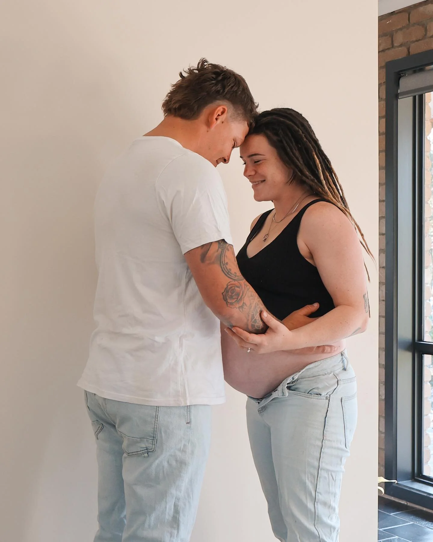 such an adorable session with CHLO &amp; IZ who are expecting very soon!! 🤎

come to the same place for your maternity &amp; newborn shoots. i keep it natural, sweet, comfortable for u &amp; ur partner and am all about those candid genuine moments 
