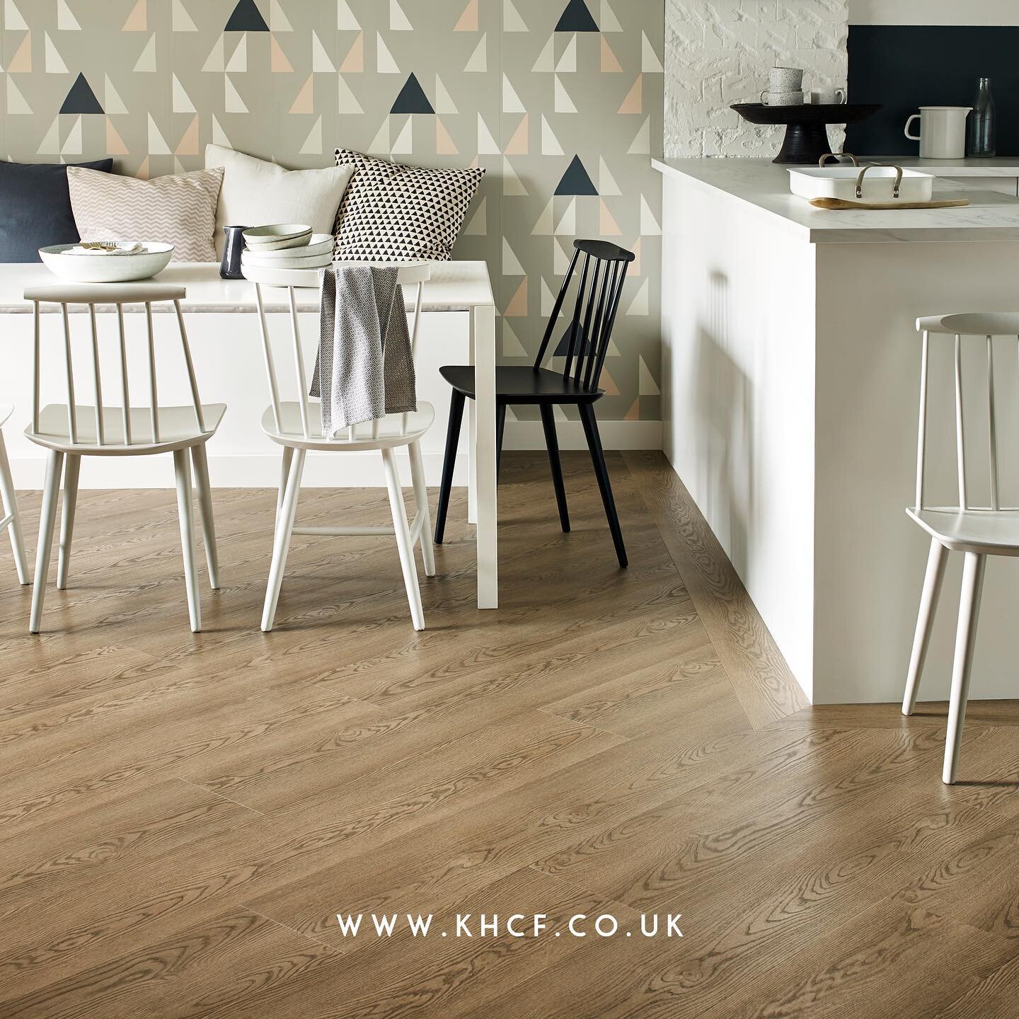 Barrel Oak Dovetail in Stripwood

#amticoform 
#amtico 
#flooring