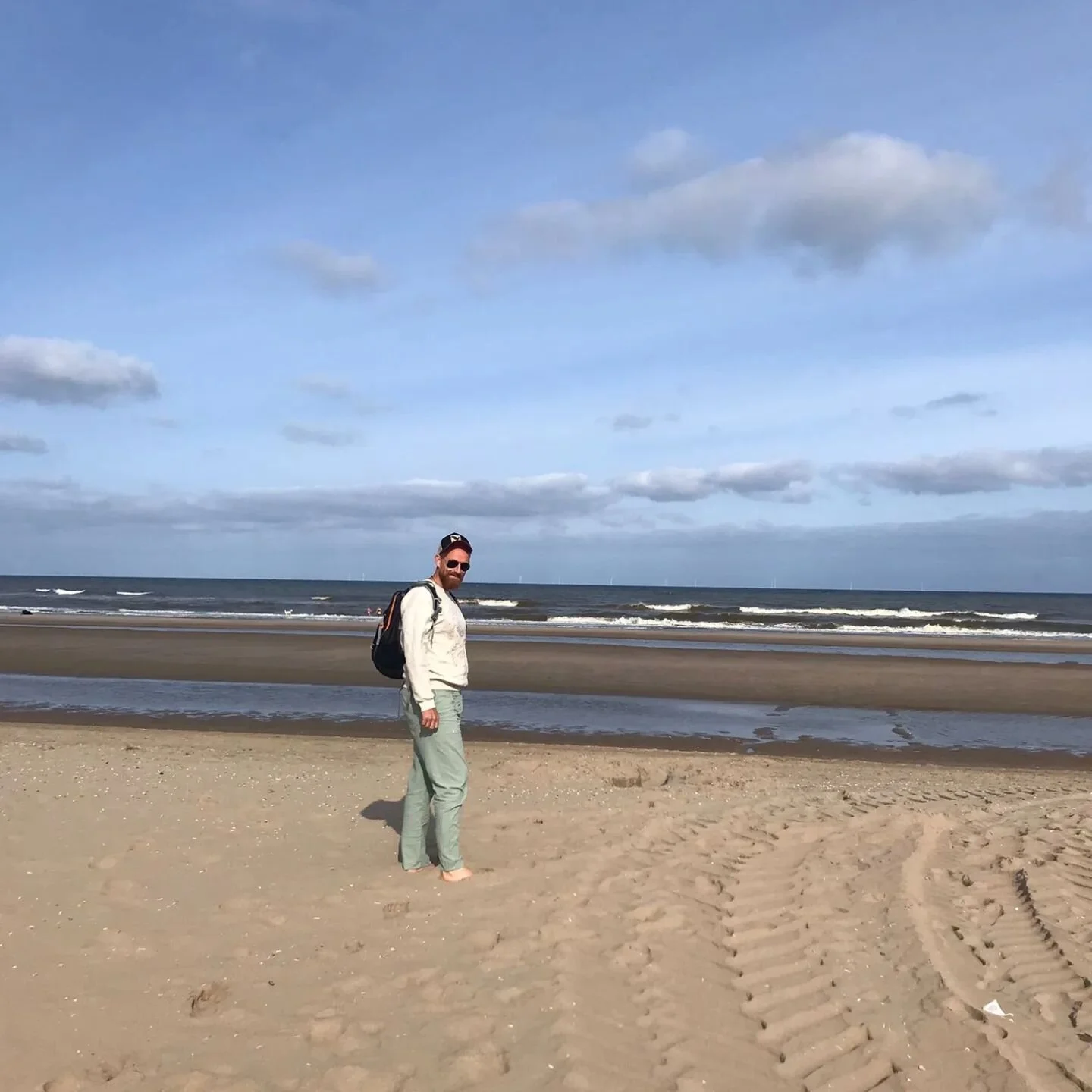 Hele fijne opstart deze morgen met een duik in de zee en een ontbijt op het strand met mijn lief. ❤️
Nog aan het nagenieten van de afgelopen week vol van zang, dans, ademwerk, rebirthing en onderzoeken van vorige levens.☀️☀️

#Sundoor #Spiritdance #b