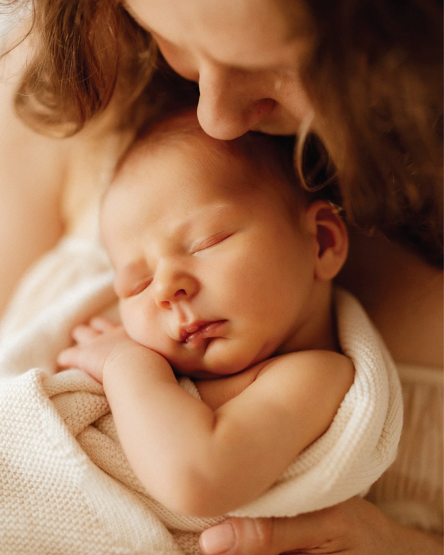 Such a special way to start my 2026 newborn season in the studio 🩵

Welcome baby Dominic!

I first met this beautiful family when they were expecting their first baby, Leo. I photographed their maternity session, Leo&rsquo;s newborn photos, their fa