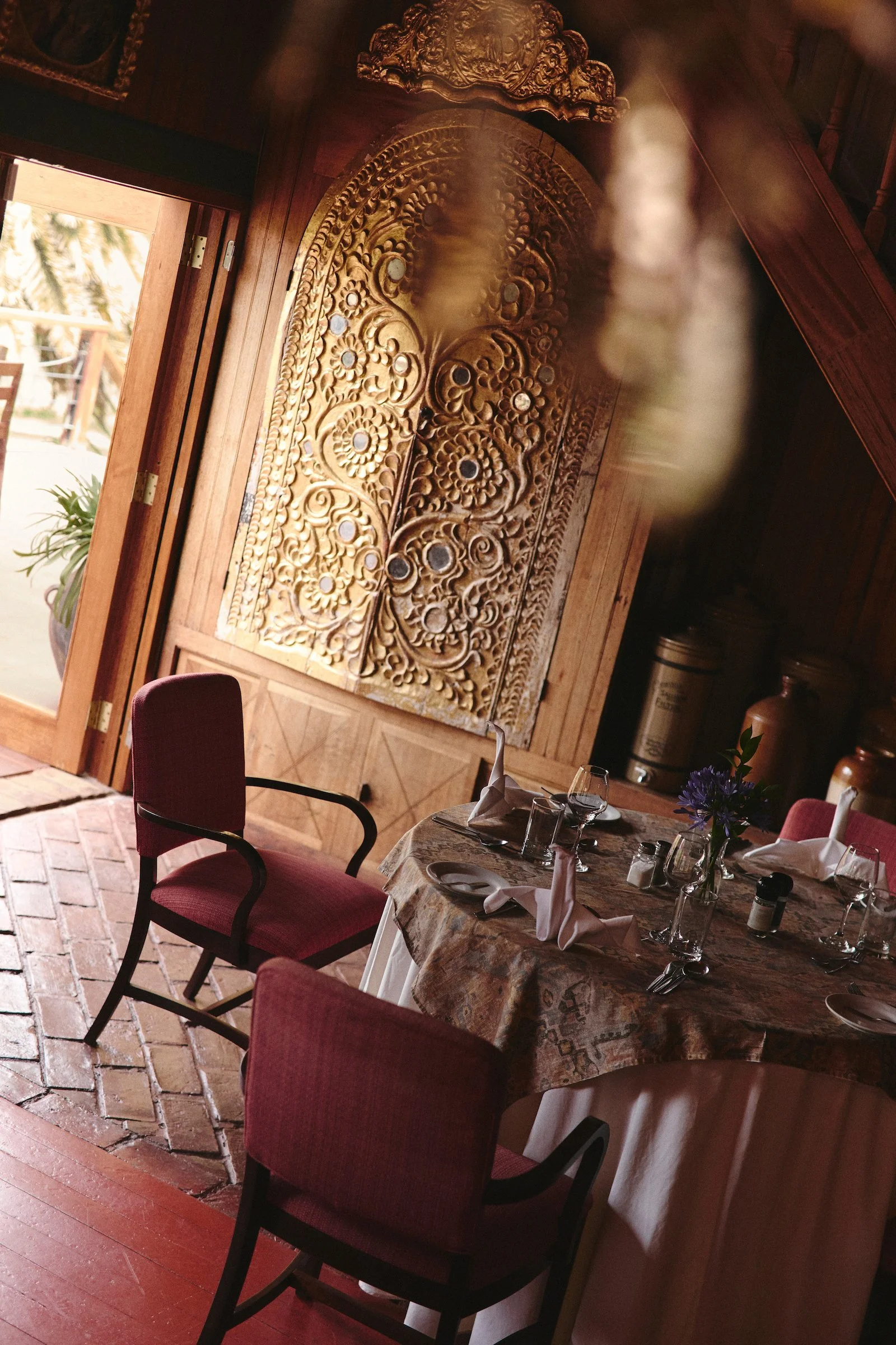 Private dining room at Hacienda Huayoccari in Peru’s Sacred Valley, where WhereNext Travel designs intimate cultural lunch experiences with Andean history and family hospitality.