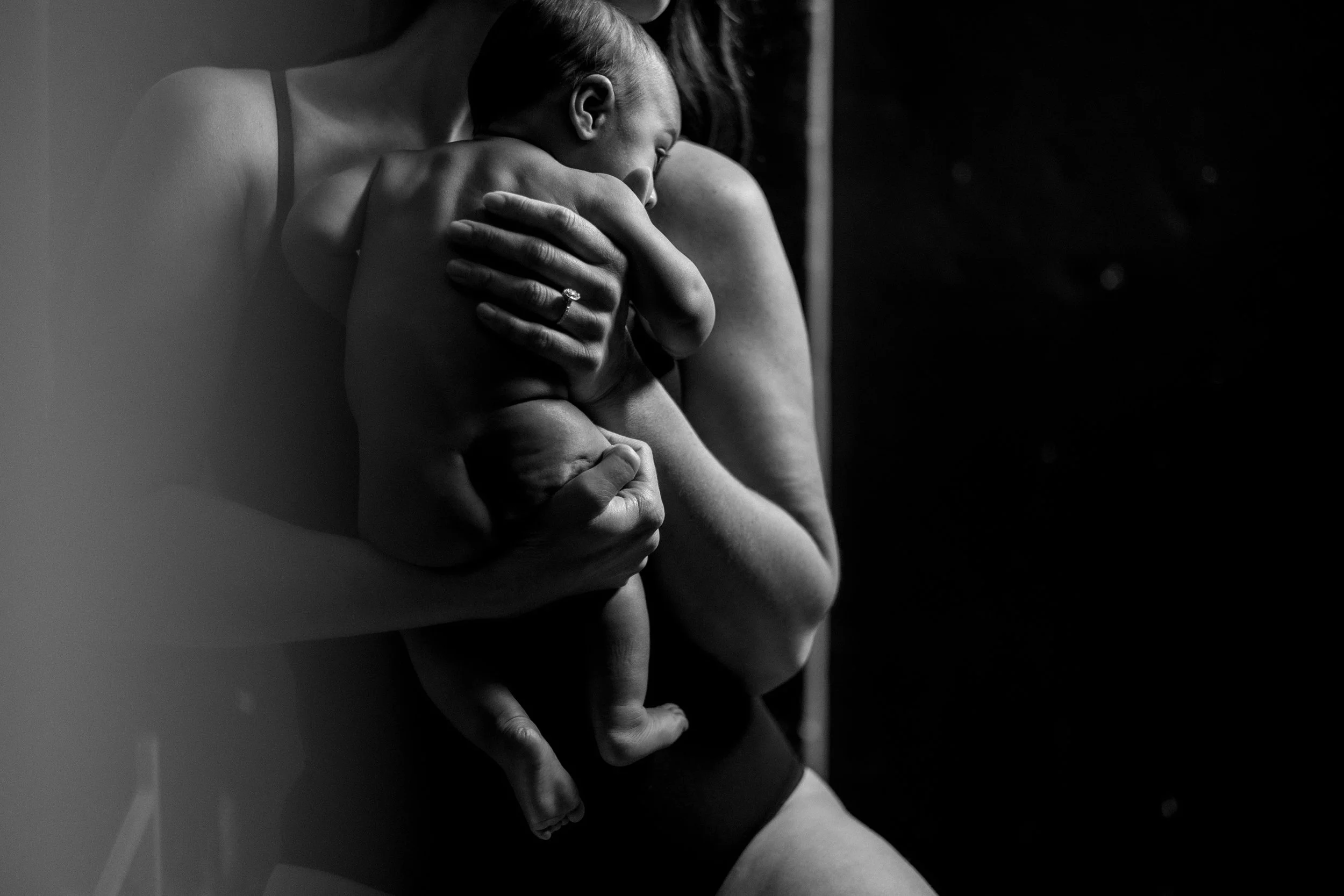 Inside a Newborn Photography Workshop: What You Actually Learn