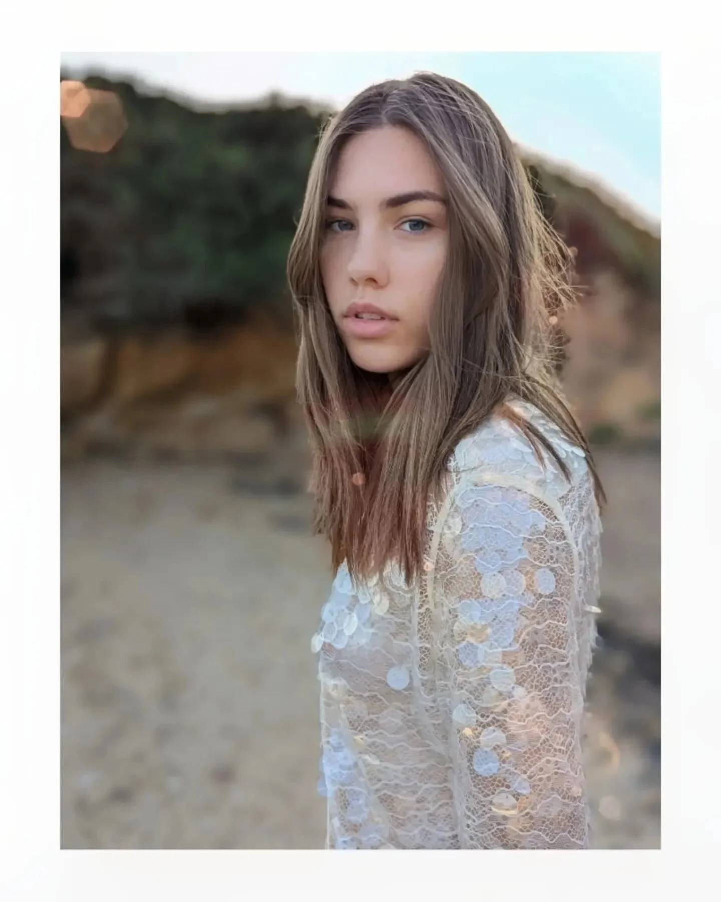 Oeil sur ⭐ Lizete ⭐
🌍 Like this post if you love it.
Photography + AD @noemi_charlotte_
Model @lizeteencedraws

#editorial #portrait #modelephoto #model #book #photography #photooftheday  #photographer #shadow #shooting #visionasp #editorial #photoe