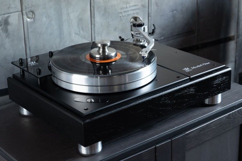 VPI's Model One turntable has just received Stereonet's Applause Award.
The turntable is so good that @vpiindustries has sold out! Contact us to find out when you can next get your hands on one.

#turntable #vinyl #vpi