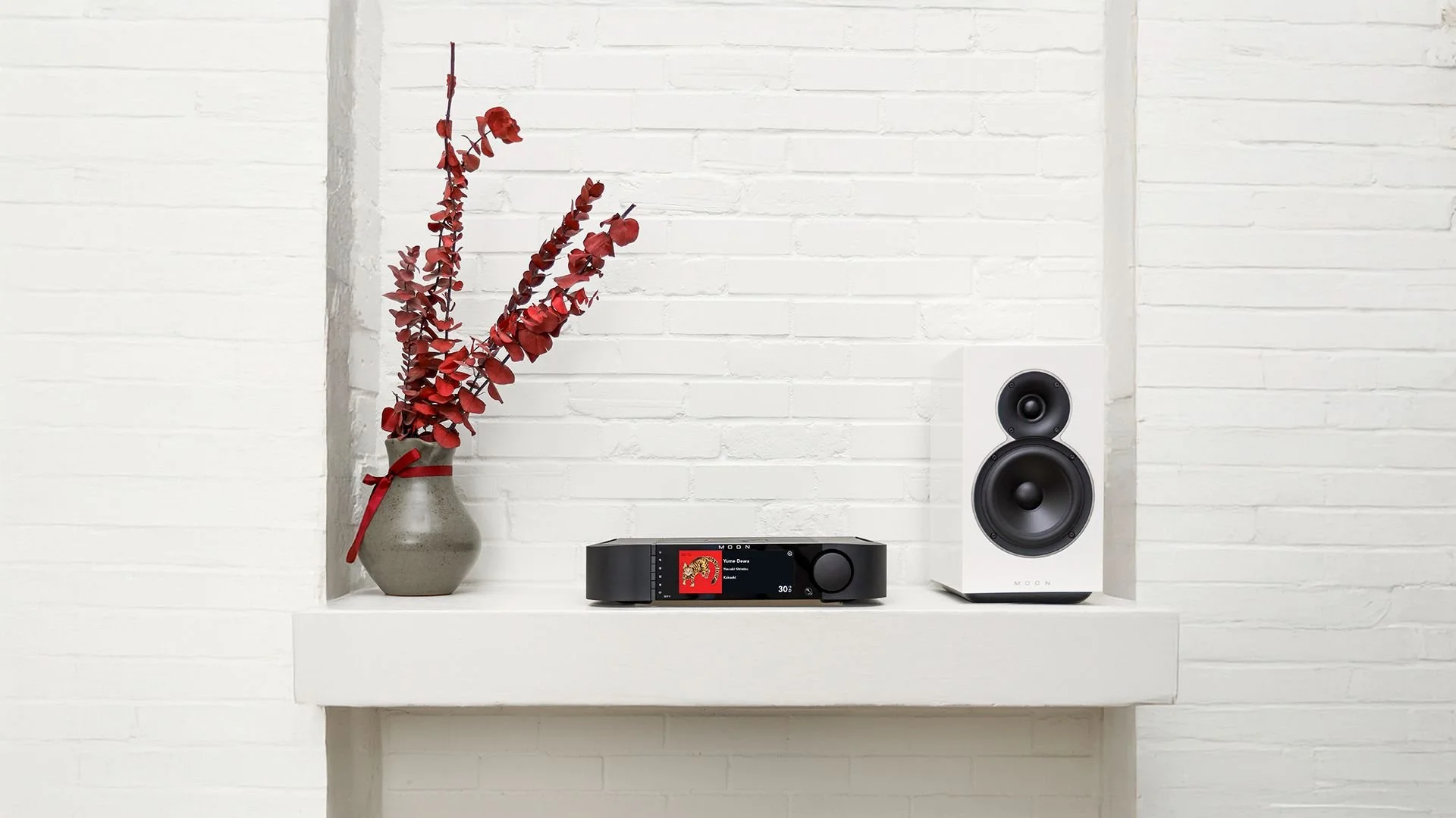 We love this review of the @moonbysimaudio 371. The author clearly enjoyed his listening sessions and gives a brilliant description of what he heard.

https://www.stereophile.com/content/moon-simaudio-371-streaming-integrated-amplifier