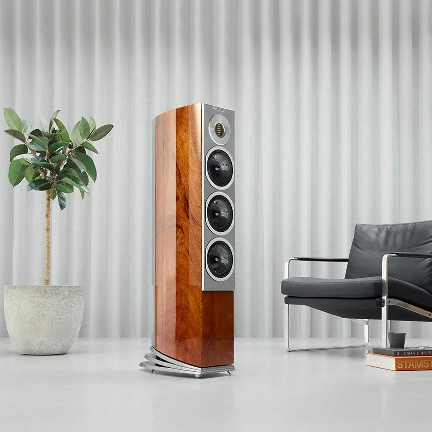 The next few weeks are going to be exciting, as we have three major new products arriving: Audiovector's R 5 Arret&eacute; loudspeaker, the MOON 491 network player preamplifier and the MOON 461 power amplifier.

Each features technology derived from 