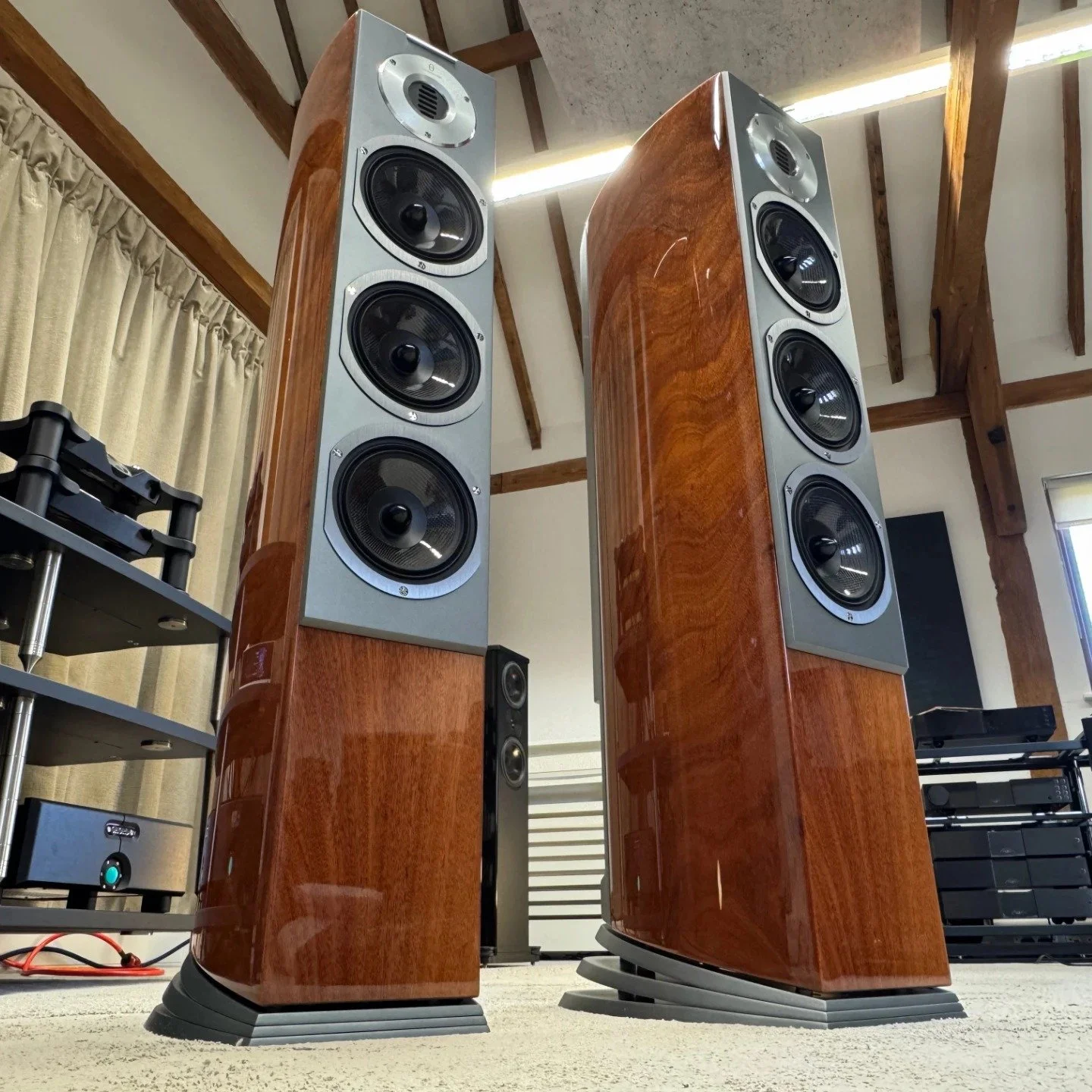 One of our excellent dealers, The Audiobarn, is hosting an open day on Saturday 5th December, featuring the new Audiovector R 5 Arret&eacute; loudspeakers.

If you&rsquo;re in the Essex area, do sign up using the link below for the opportunity to hea
