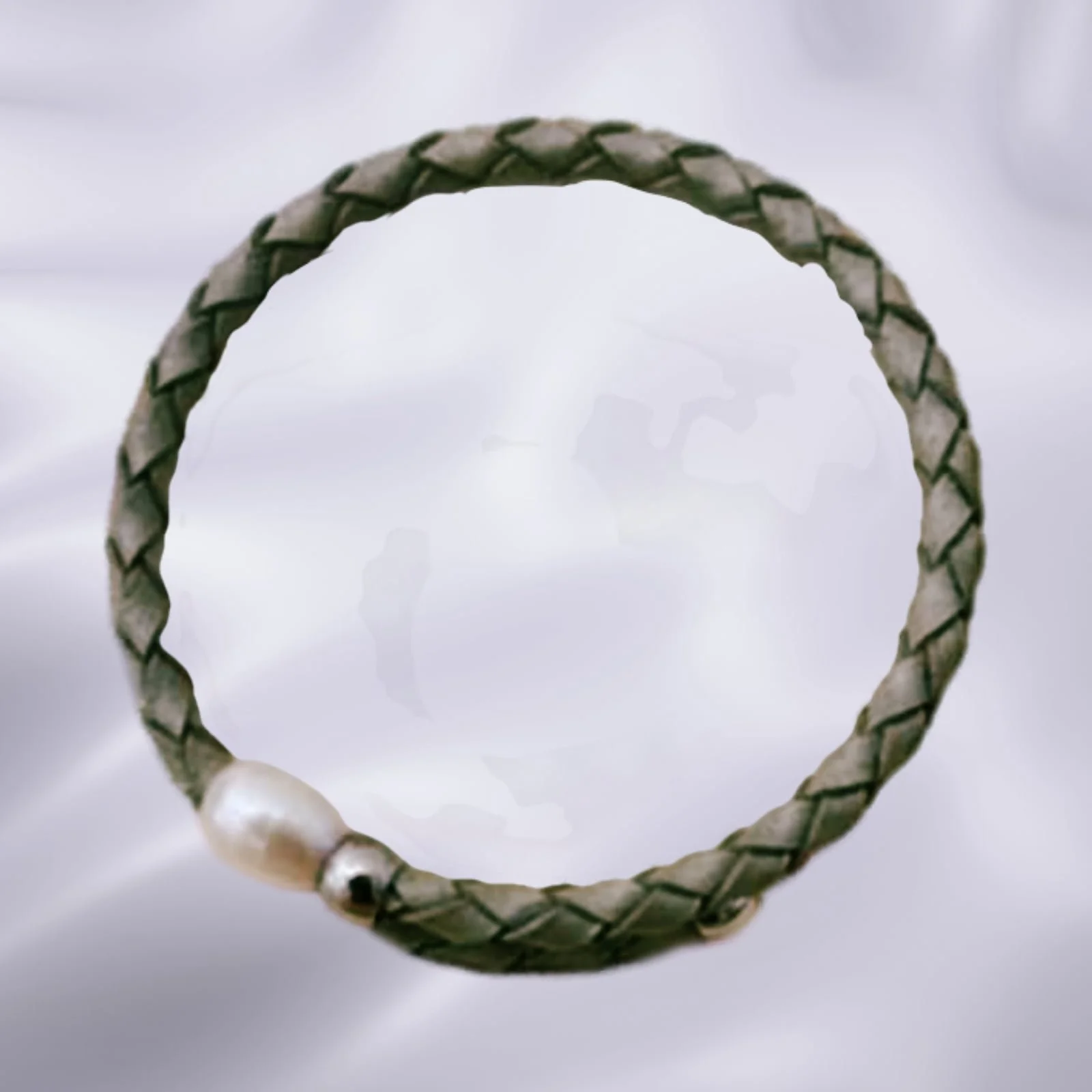 Jersey Pearl Bracelet.jpg
