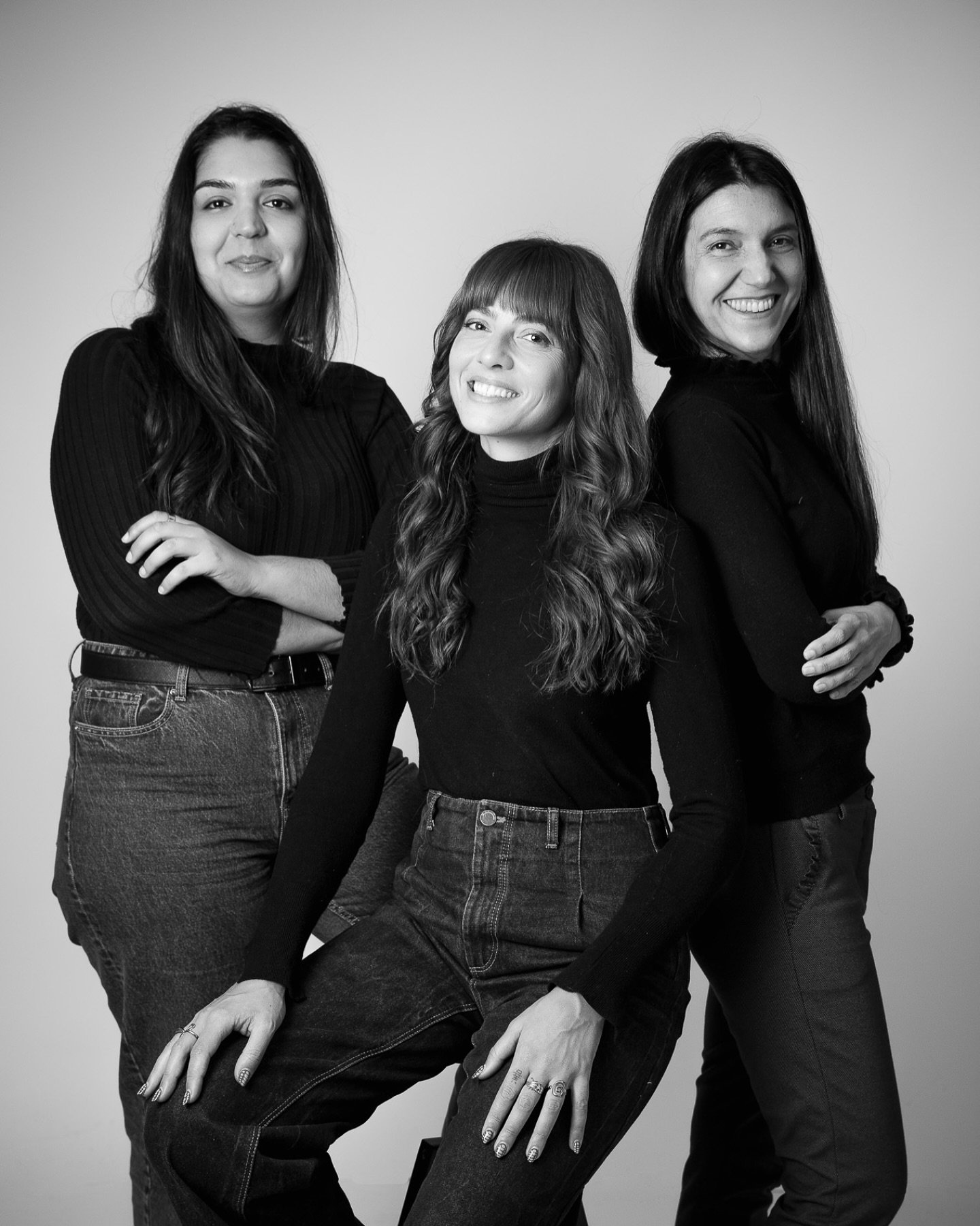 Por tr&aacute;s do projeto @zona.des.conforto est&aacute; uma equipa sens&iacute;vel, dedicada, resiliente, multitasker, emp&aacute;tica, com bom gosto, vocabul&aacute;rio vasto, bom humor e fotog&eacute;nica 🤍📸

&bull;

Behind @zona.des.conforto i