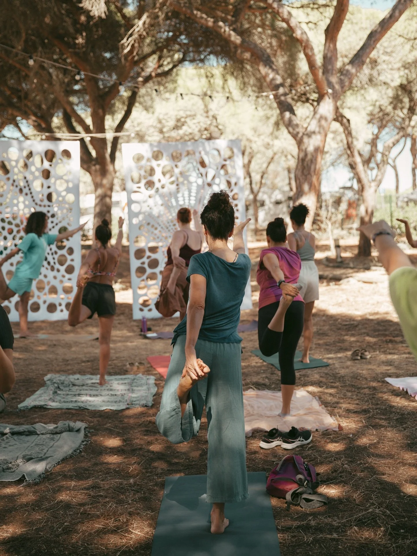No segundo dia do Fértil, a criatividade espalhou-se por todos os palcos 🐝🐞
Começámos com workshops e conversas que inspiraram mudanças, explorámos as exposições e brindámos à comunidad