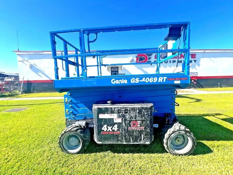 used-construction-equipment-low-hour-machines-durante-equipment