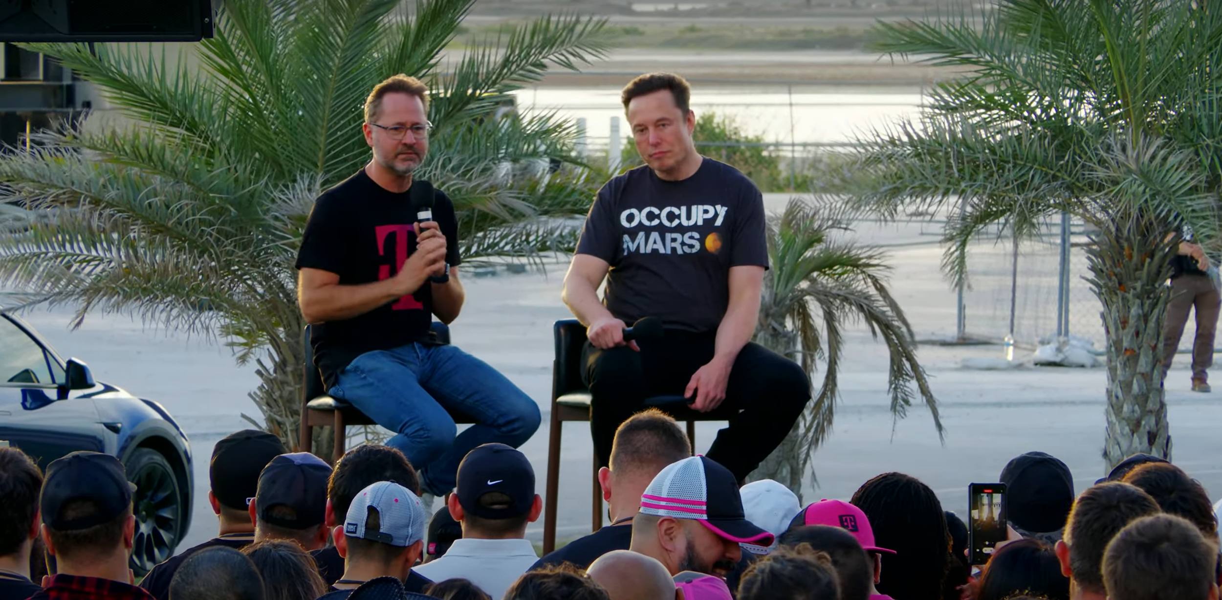 SpaceX Invites World's Carriers to Collaborate — No More Cell Phone Dead Zones