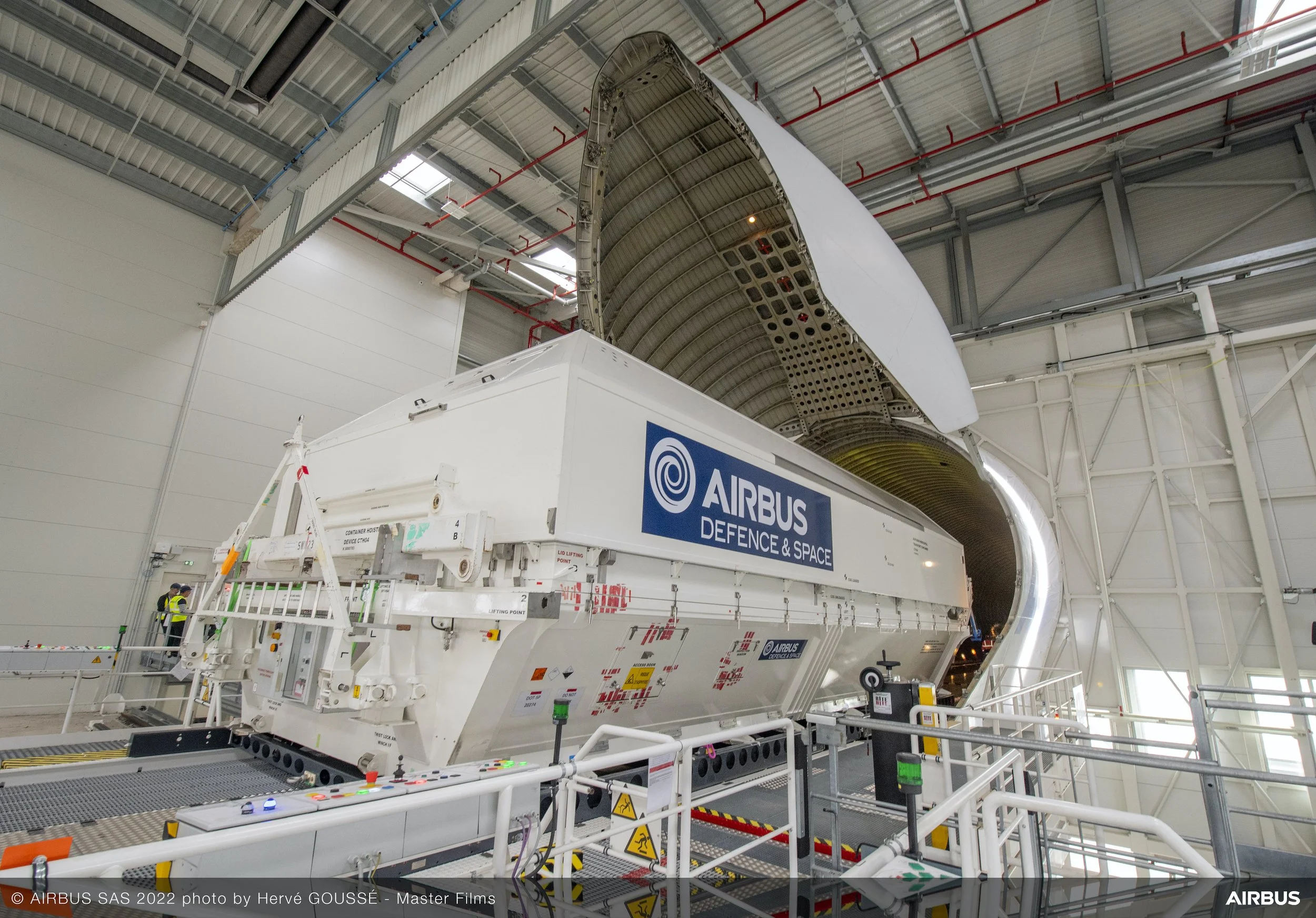 Airbus Beluga Delivers Airbus Satellite to Kennedy Space Center