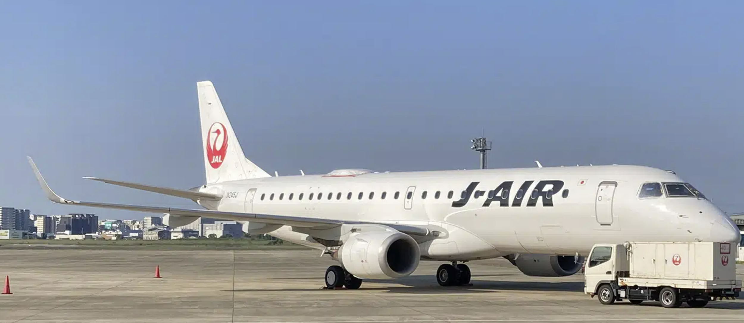 Intelsat and J-AIR Offer the First Free IFEC on Regional Aircraft in Japan