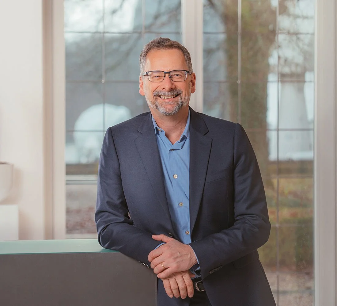 SES Announces its Chief Executive Officer Steve Collar to Step Down