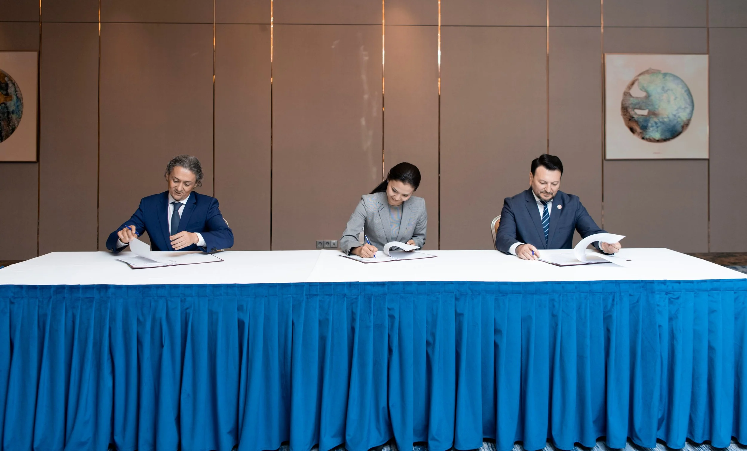 OneWeb Signs LOI with Kazpost and Beeline Kazakhstan