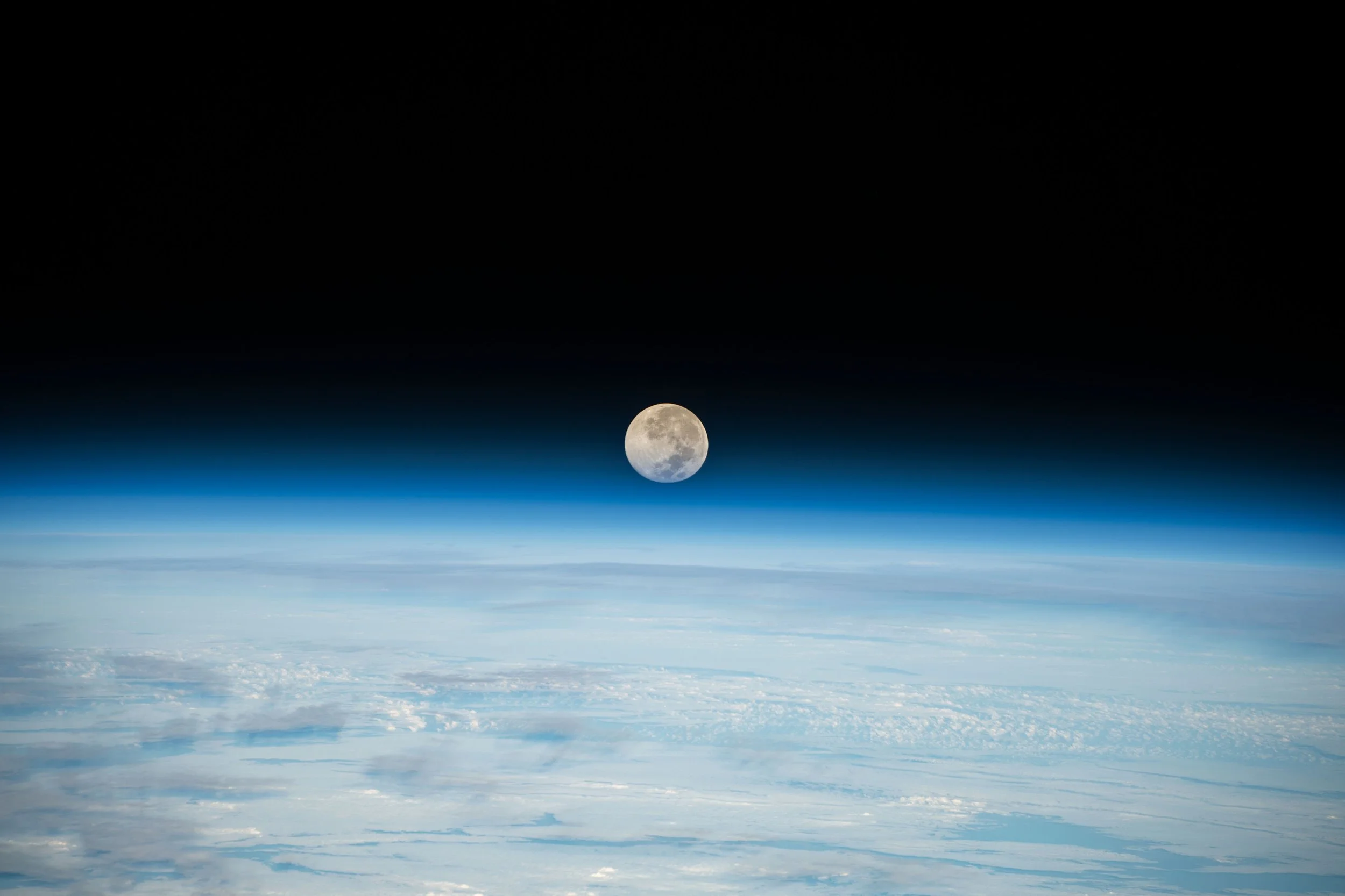 NASA Expands Options for Spacewalking, Moonwalking Suits, Services