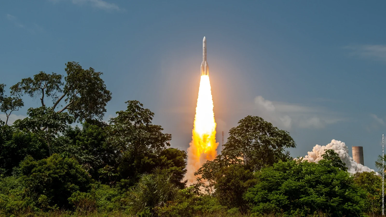 IMAGE-PRESS-Ariane 64 AE-0098367-HR