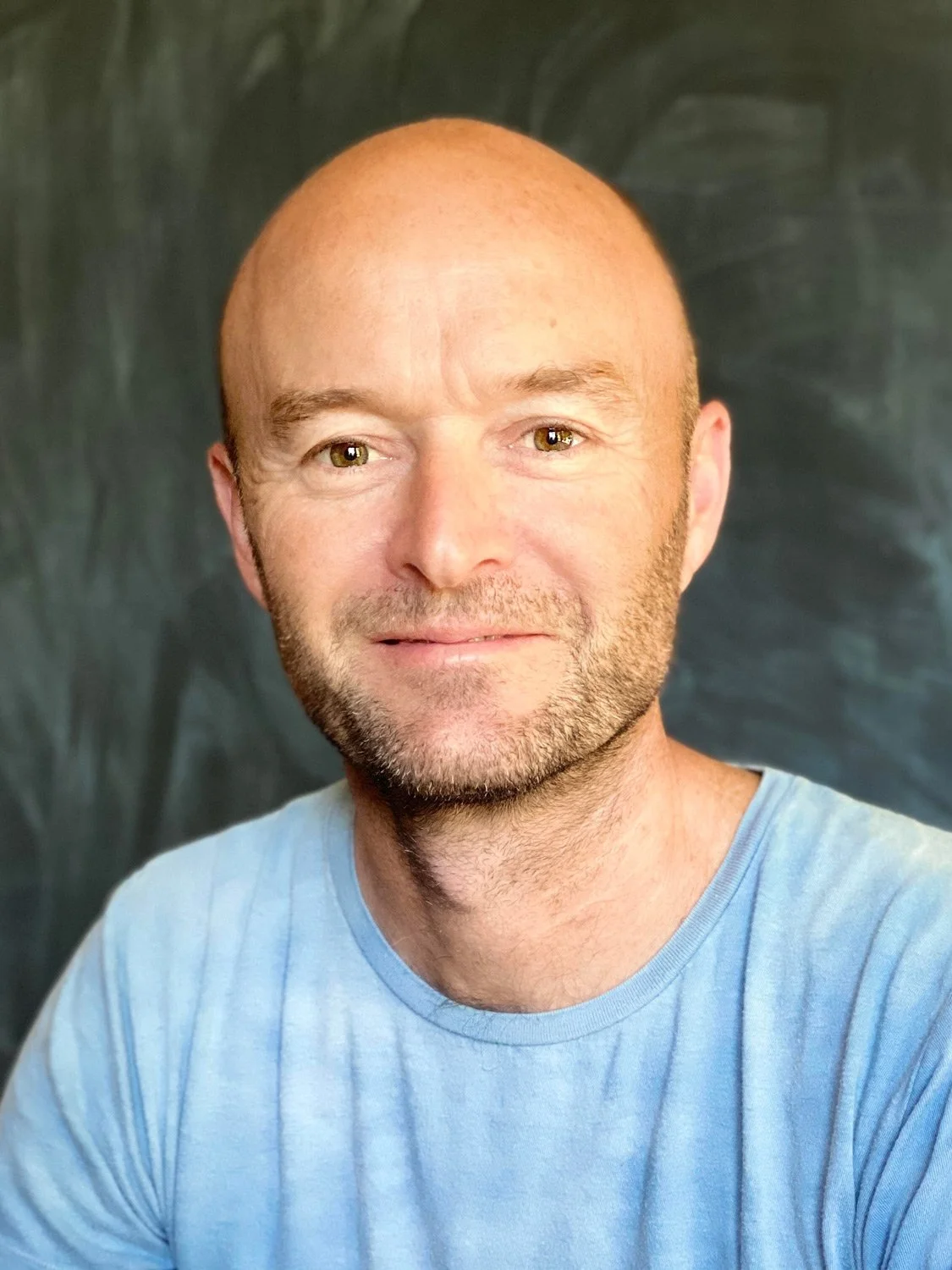 Renowned Apple Industrial Designer Peter Russell-Clarke Joins Vast as Advisor