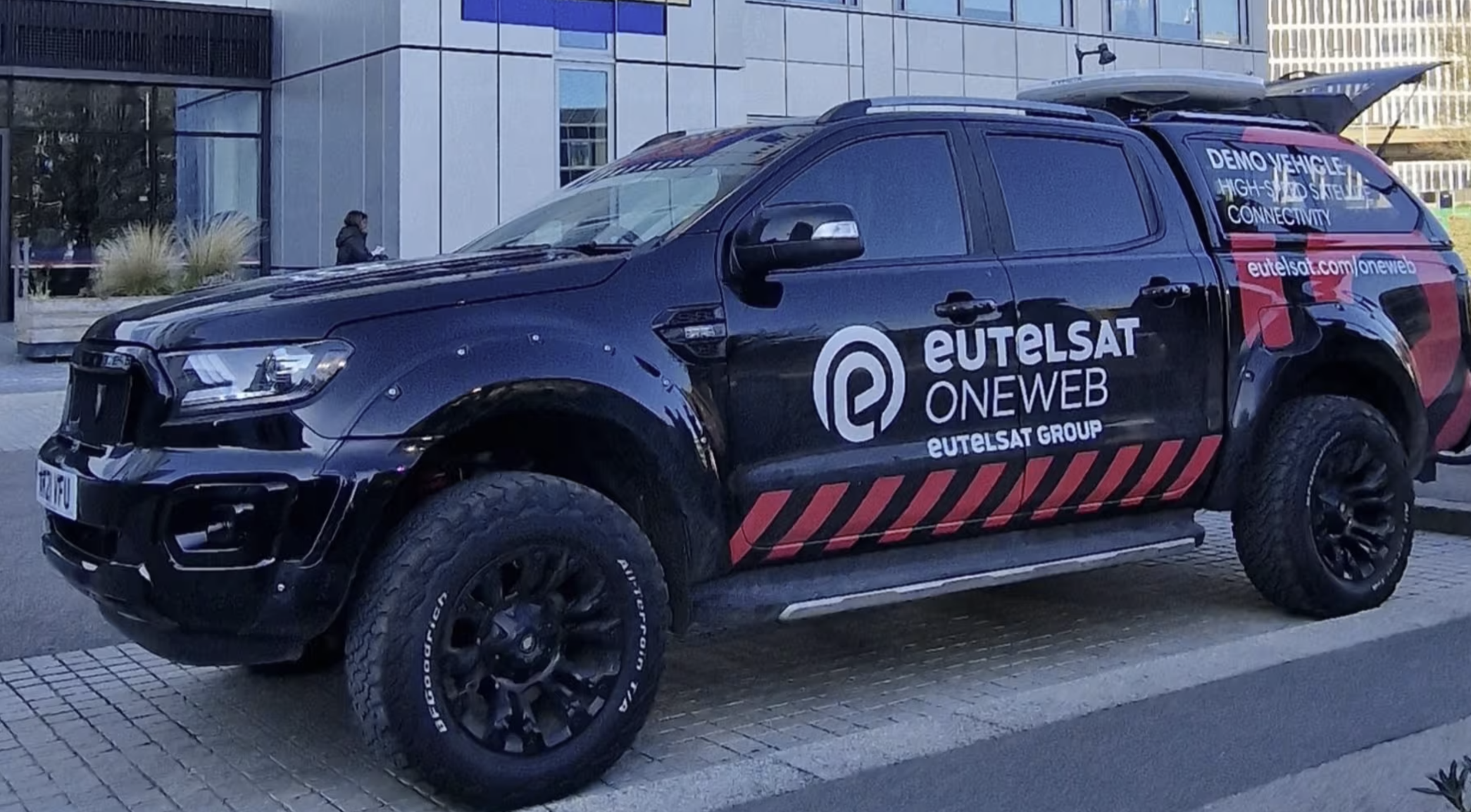 Eutelsat OneWeb Launches ‘Land Mobility’ Connectivity Services