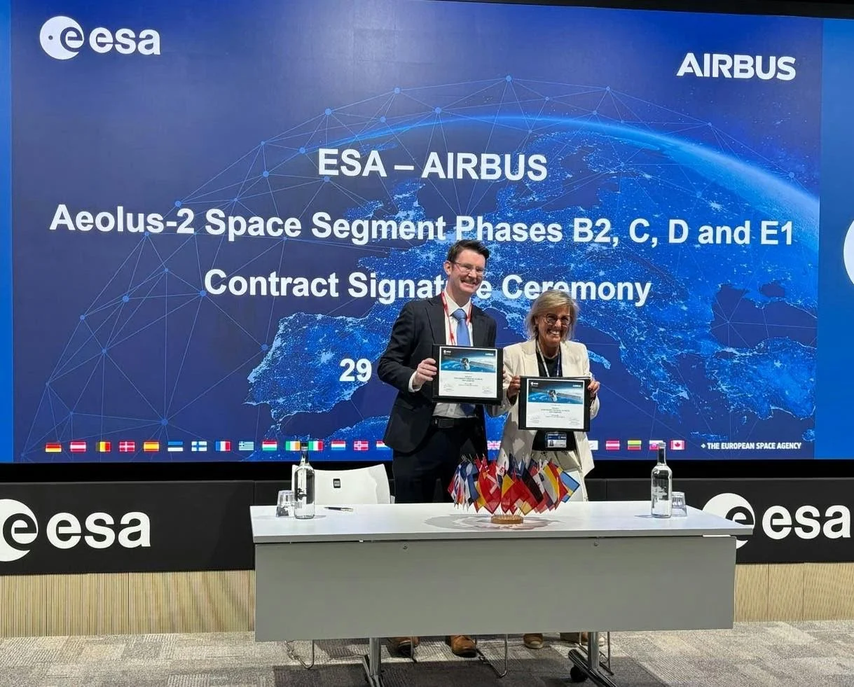 David Masterson, Head of Earth Observation Future Programmes, Airbus, and Simonetta Cheli, ESA’s Director of Earth Observation Programmes at the signature event Copyright Airbus.jpg
