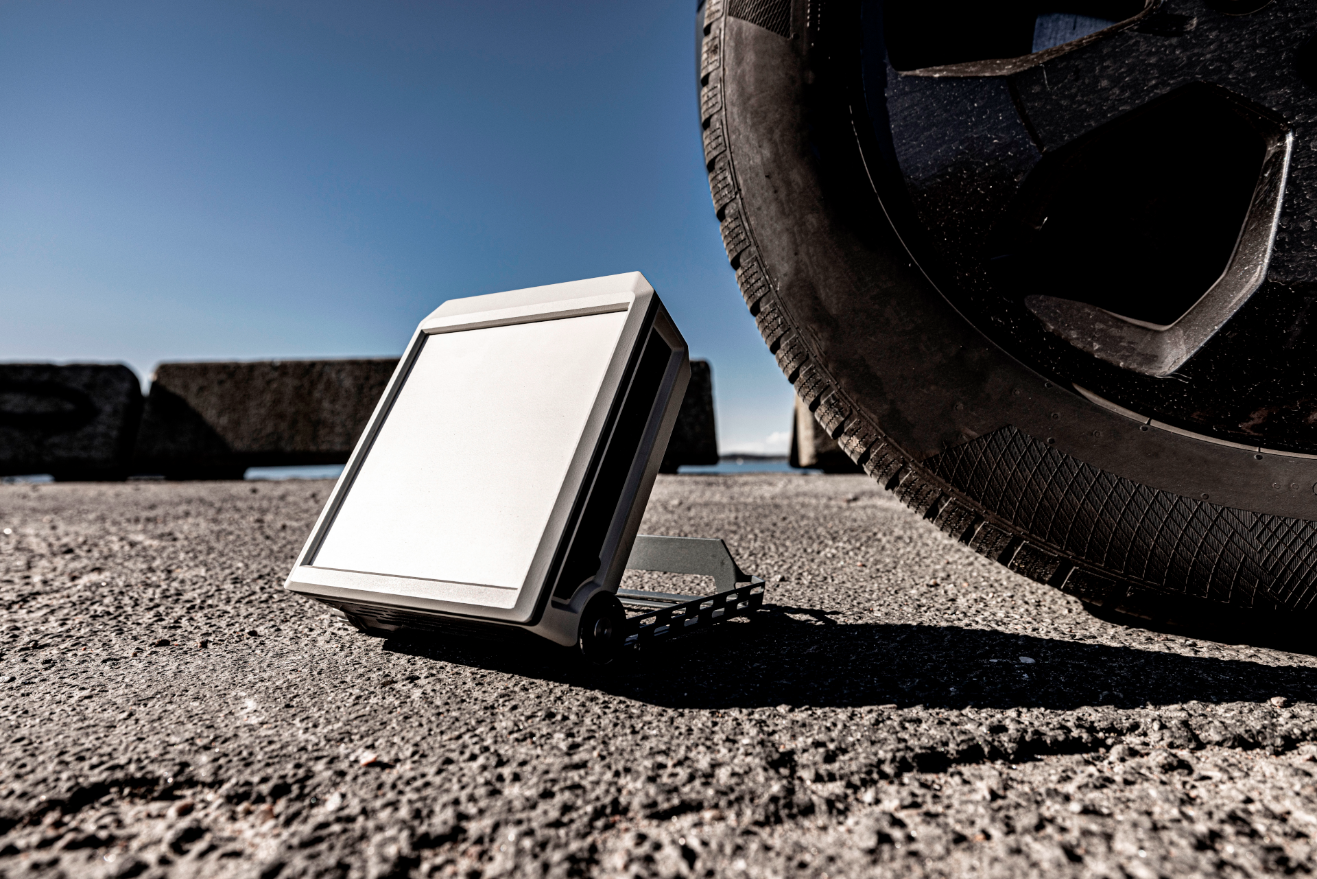 Ovzon T7 Mobile Satellite Terminal