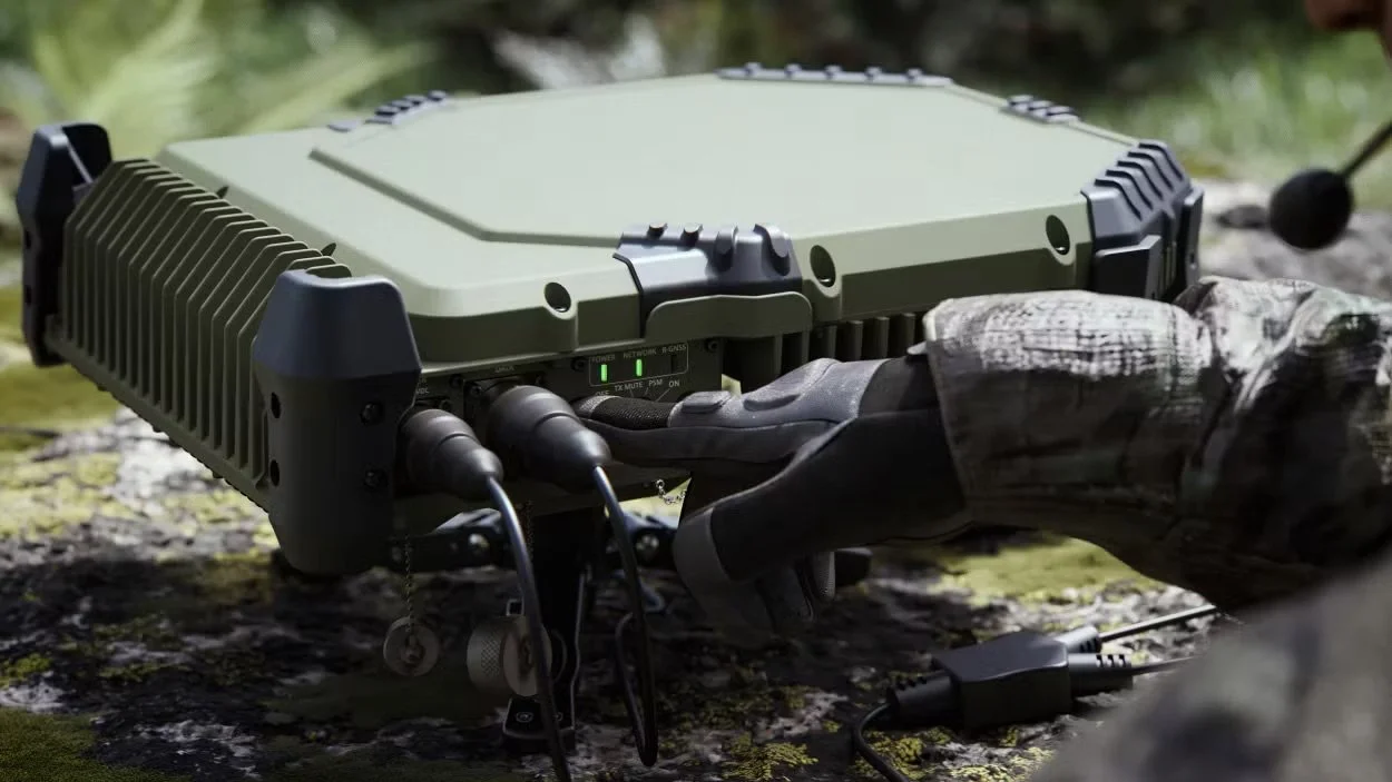 Eutelsat and Intellian Introduce First LEO Manpack Terminal for Government and Defence Connectivity.