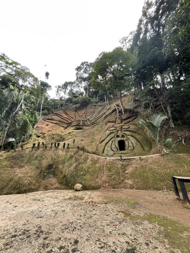 Indichuris-Mirador-y-museo-en-Pastaza-Puyo-Amazonia-Ecuador.jpg