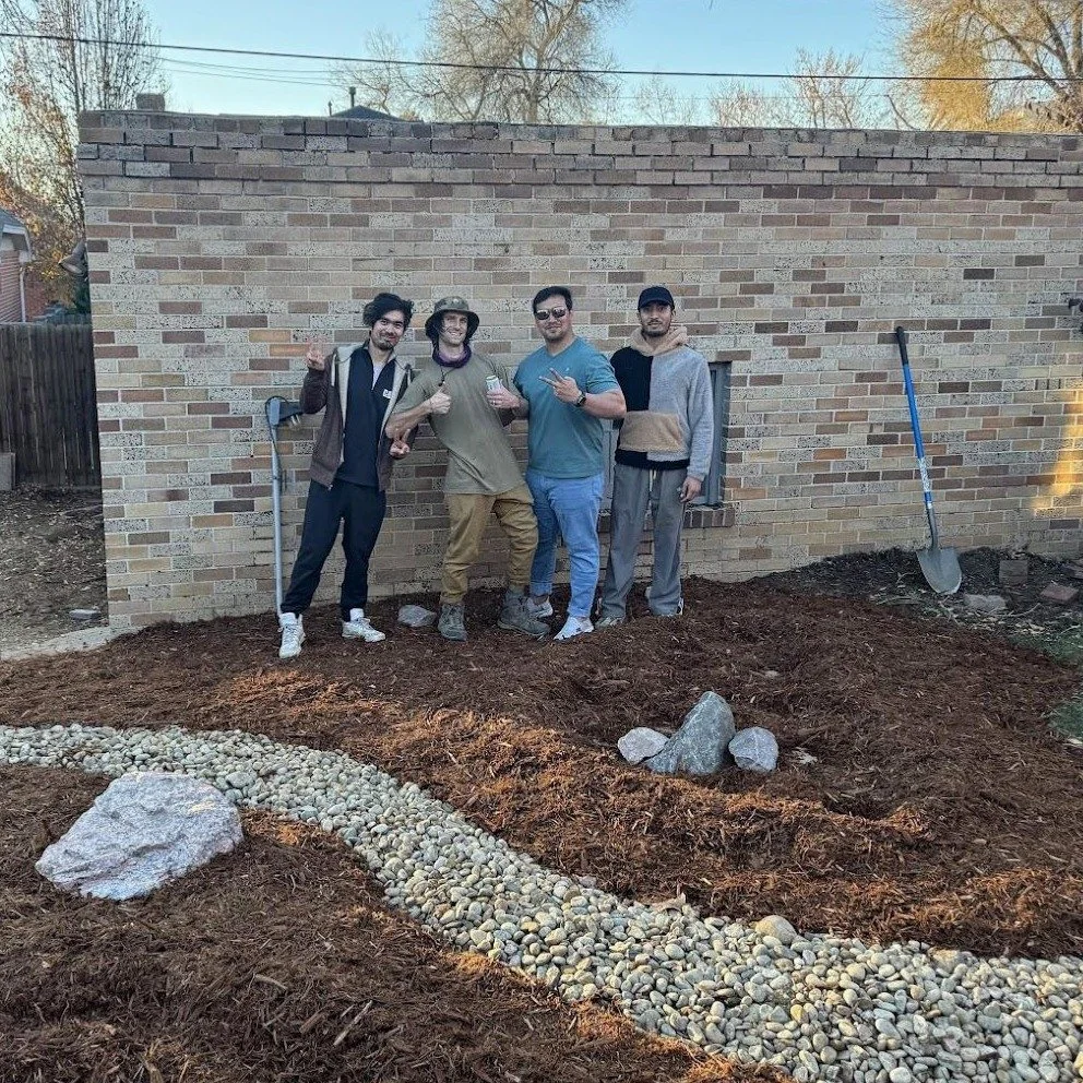 Square_crew_and_garage.JPG