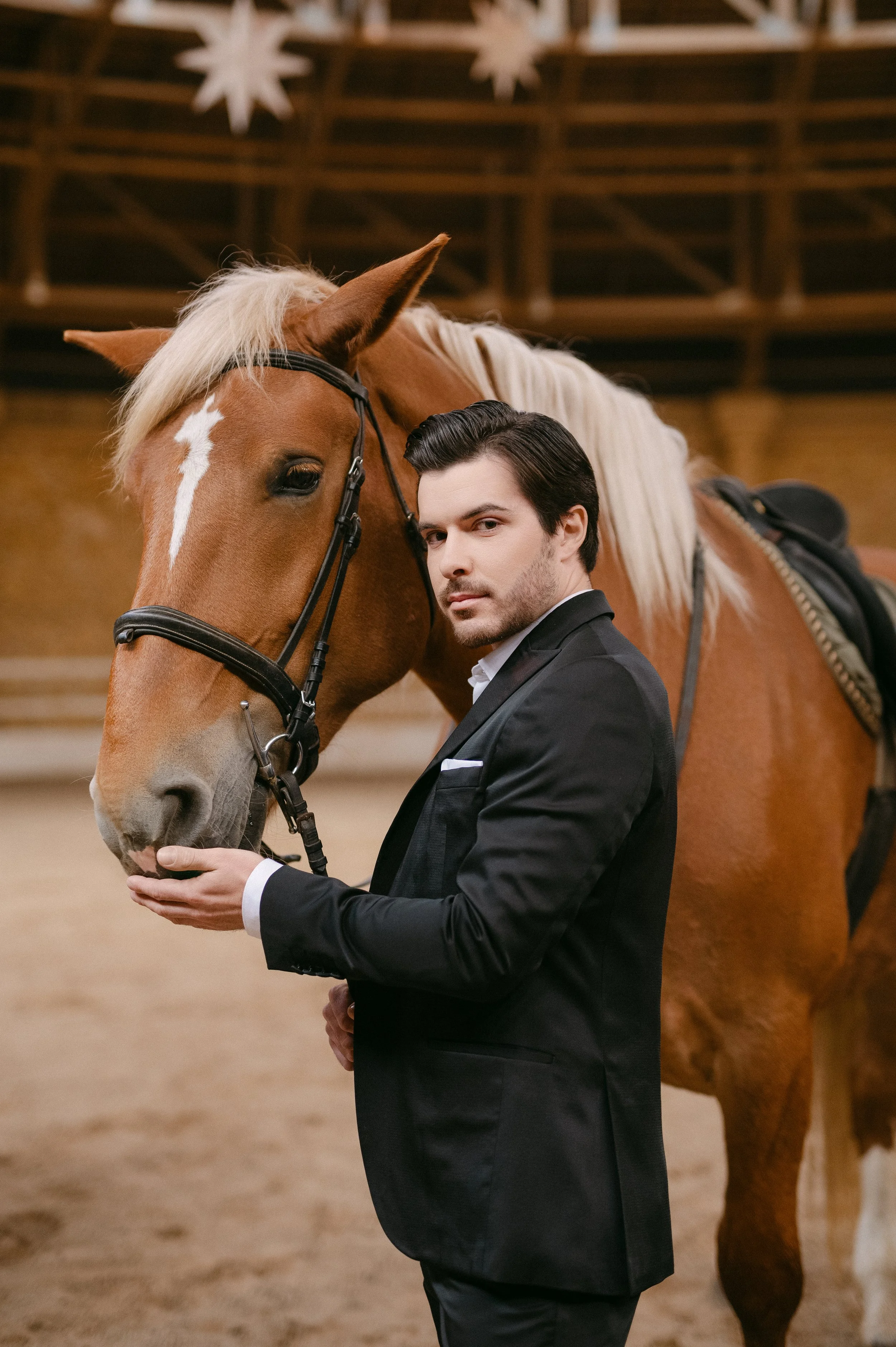 En bryllupsfotografering i Oslo hvor kjærlighet og magiske øyeblikk står i fokus. Jeg spesialiserer meg på bryllupsfotografier i Oslo og er klar til å forevige din store dag!
#BryllupsfotografOslo #OsloBryllup #Bryllupsfotograf #OsloWeddingPhotograph