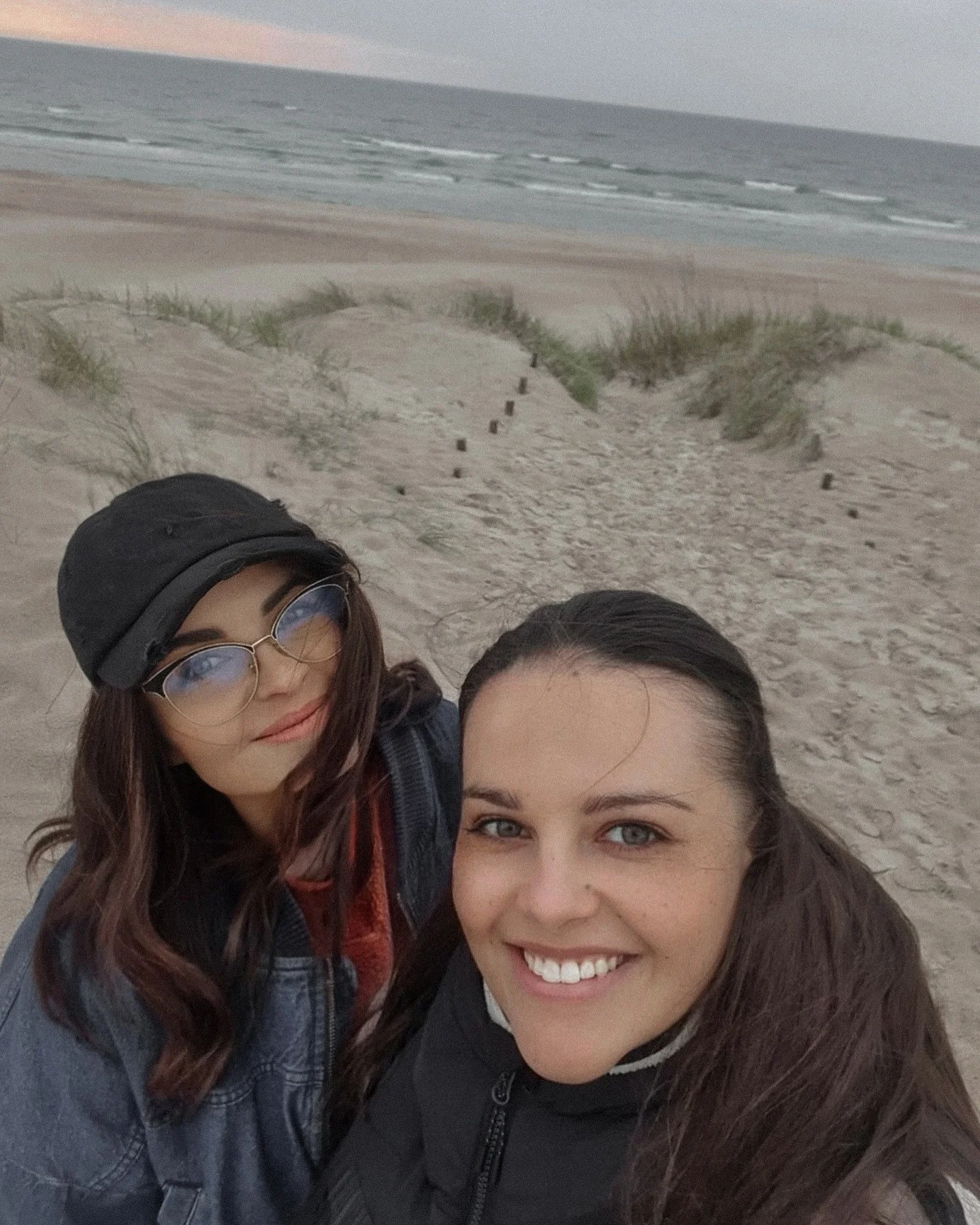 Beachside meeting🦀