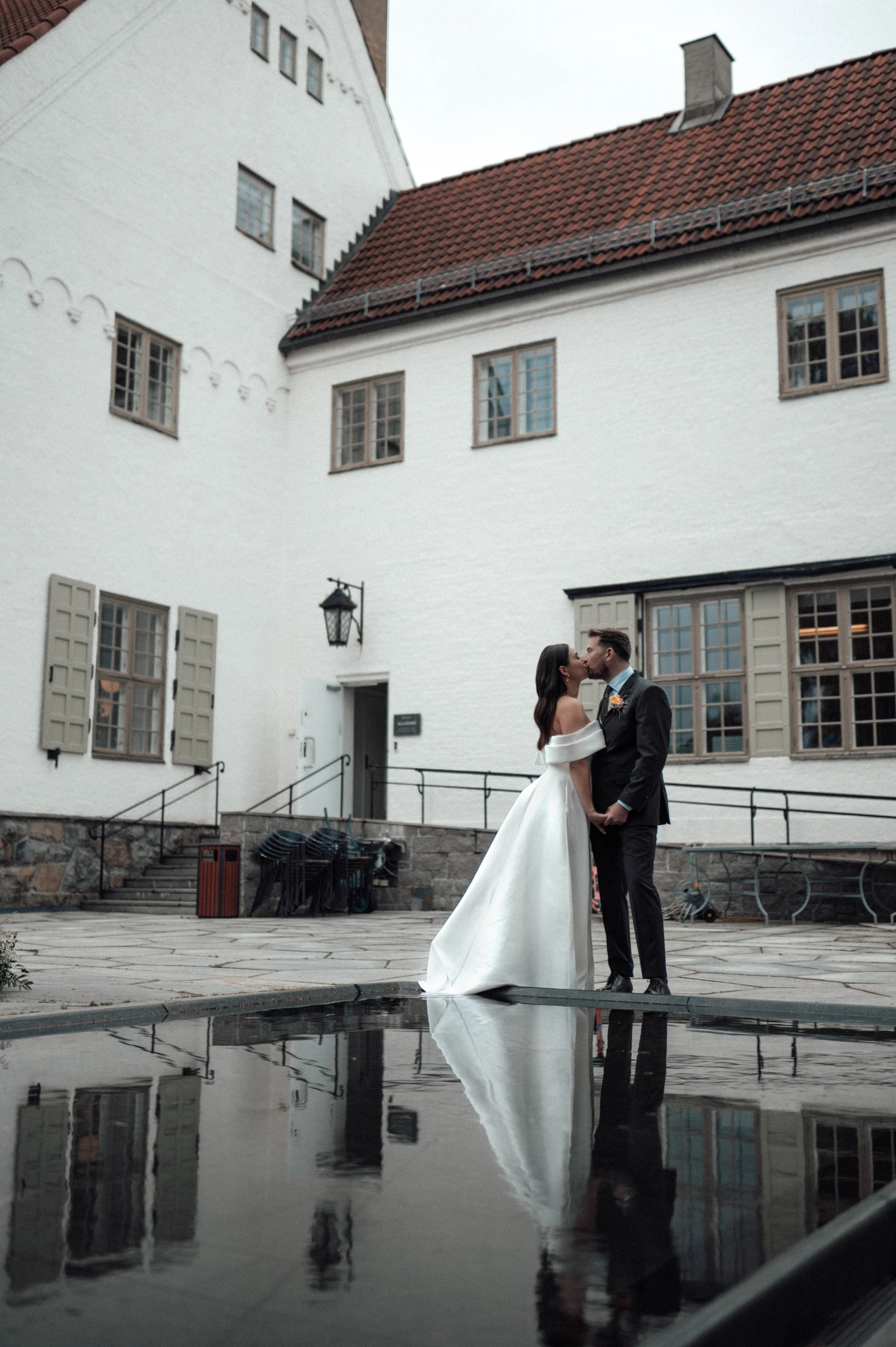 En bryllupsfotografering i Oslo hvor kjærlighet og magiske øyeblikk står i fokus. Jeg spesialiserer meg på bryllupsfotografier i Oslo og er klar til å forevige din store dag!
#BryllupsfotografOslo #OsloBryllup #Bryllupsfotograf #OsloWeddingPhotograph