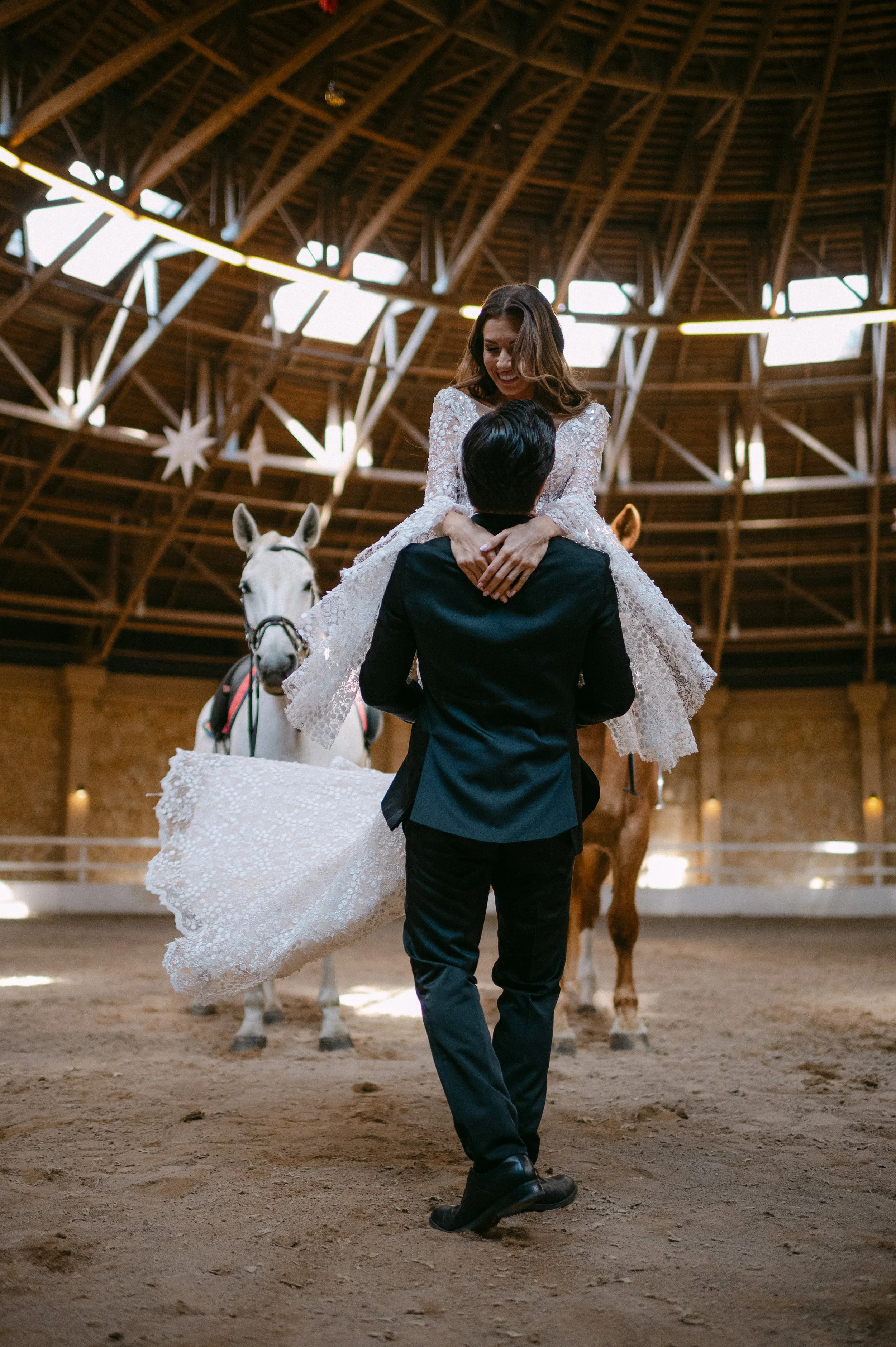 En bryllupsfotografering i Oslo hvor kjærlighet og magiske øyeblikk står i fokus. Jeg spesialiserer meg på bryllupsfotografier i Oslo og er klar til å forevige din store dag!
#BryllupsfotografOslo #OsloBryllup #Bryllupsfotograf #OsloWeddingPhotograph