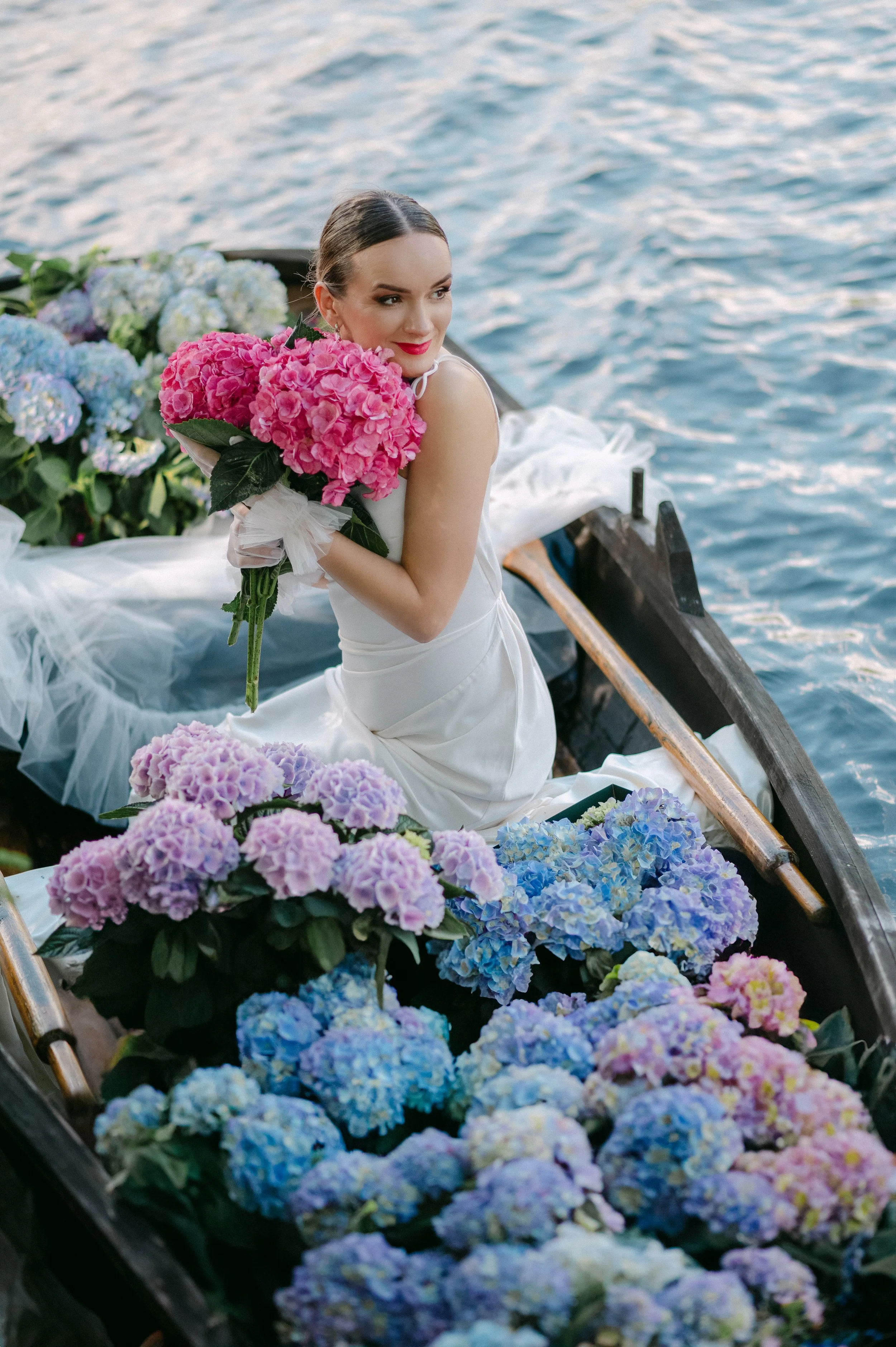 En bryllupsfotografering i Oslo hvor kjærlighet og magiske øyeblikk står i fokus. Jeg spesialiserer meg på bryllupsfotografier i Oslo og er klar til å forevige din store dag!
#BryllupsfotografOslo #OsloBryllup #Bryllupsfotograf #OsloWeddingPhotograph