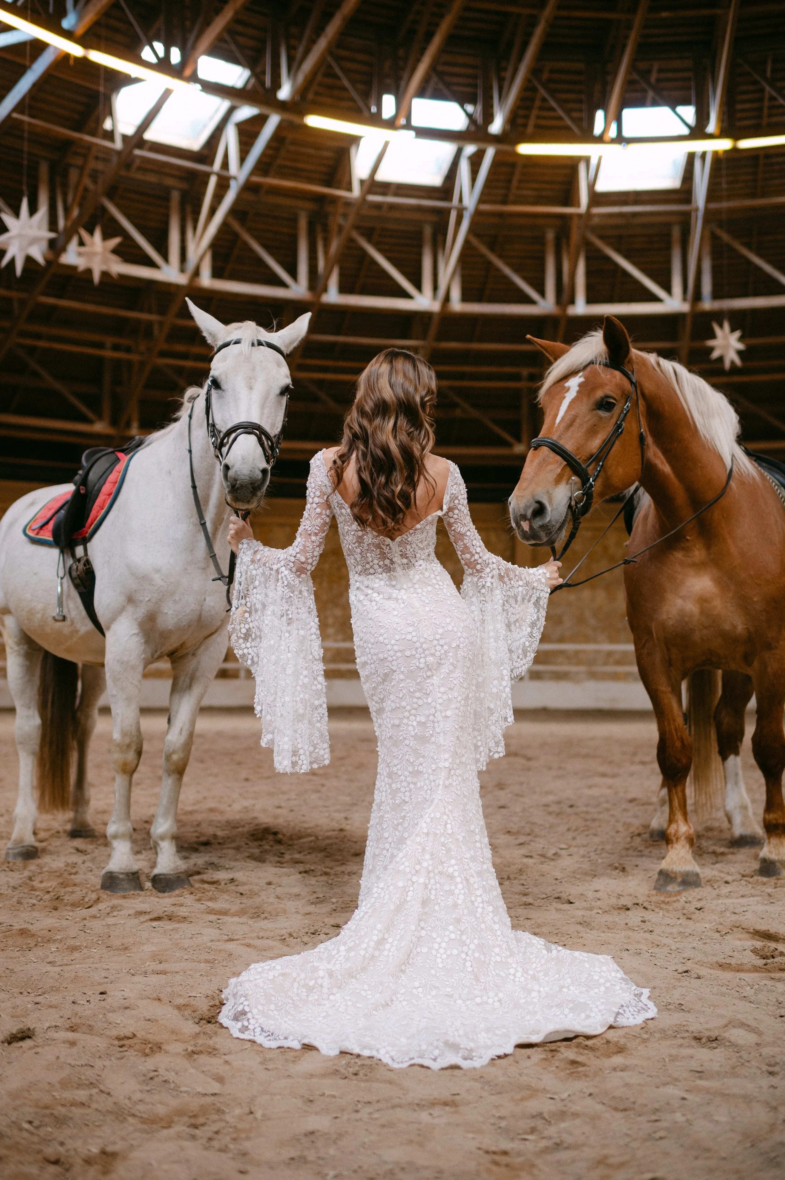 En bryllupsfotografering i Oslo hvor kjærlighet og magiske øyeblikk står i fokus. Jeg spesialiserer meg på bryllupsfotografier i Oslo og er klar til å forevige din store dag!
#BryllupsfotografOslo #OsloBryllup #Bryllupsfotograf #OsloWeddingPhotograph