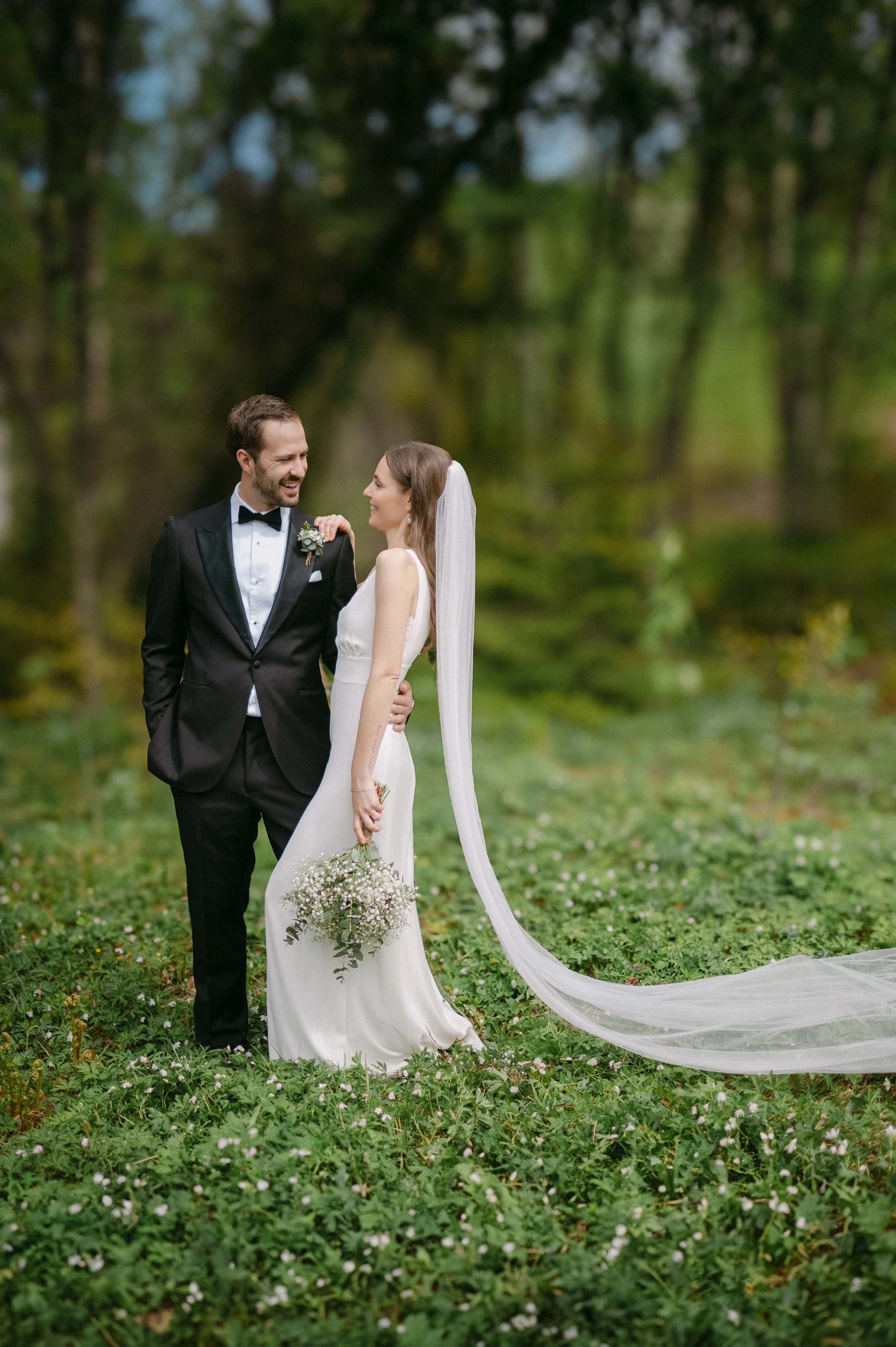 En bryllupsfotografering i Oslo hvor kjærlighet og magiske øyeblikk står i fokus. Jeg spesialiserer meg på bryllupsfotografier i Oslo og er klar til å forevige din store dag!
#BryllupsfotografOslo #OsloBryllup #Bryllupsfotograf #OsloWeddingPhotograph