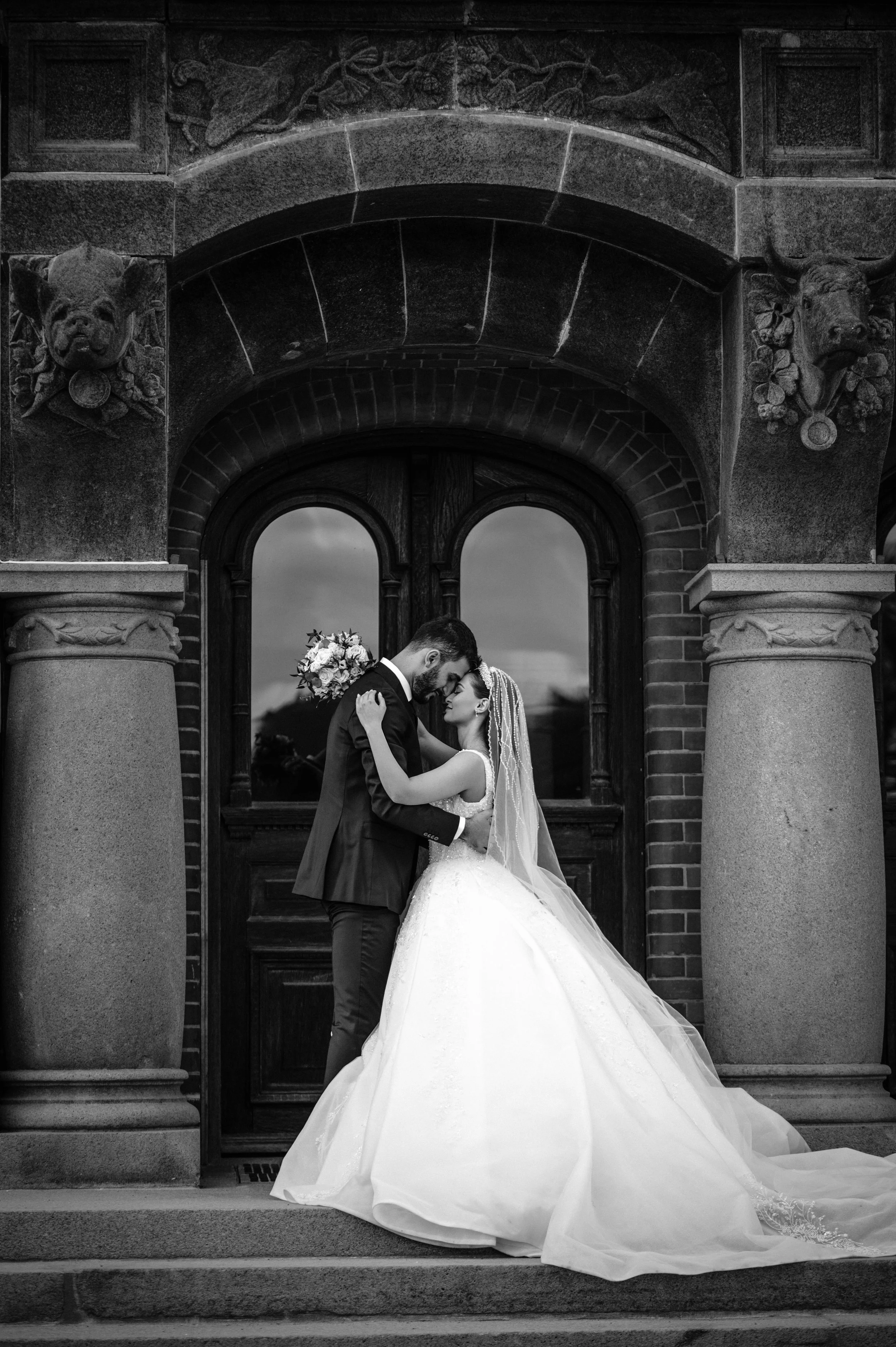 En bryllupsfotografering i Oslo hvor kjærlighet og magiske øyeblikk står i fokus. Jeg spesialiserer meg på bryllupsfotografier i Oslo og er klar til å forevige din store dag!
#BryllupsfotografOslo #OsloBryllup #Bryllupsfotograf #OsloWeddingPhotograph