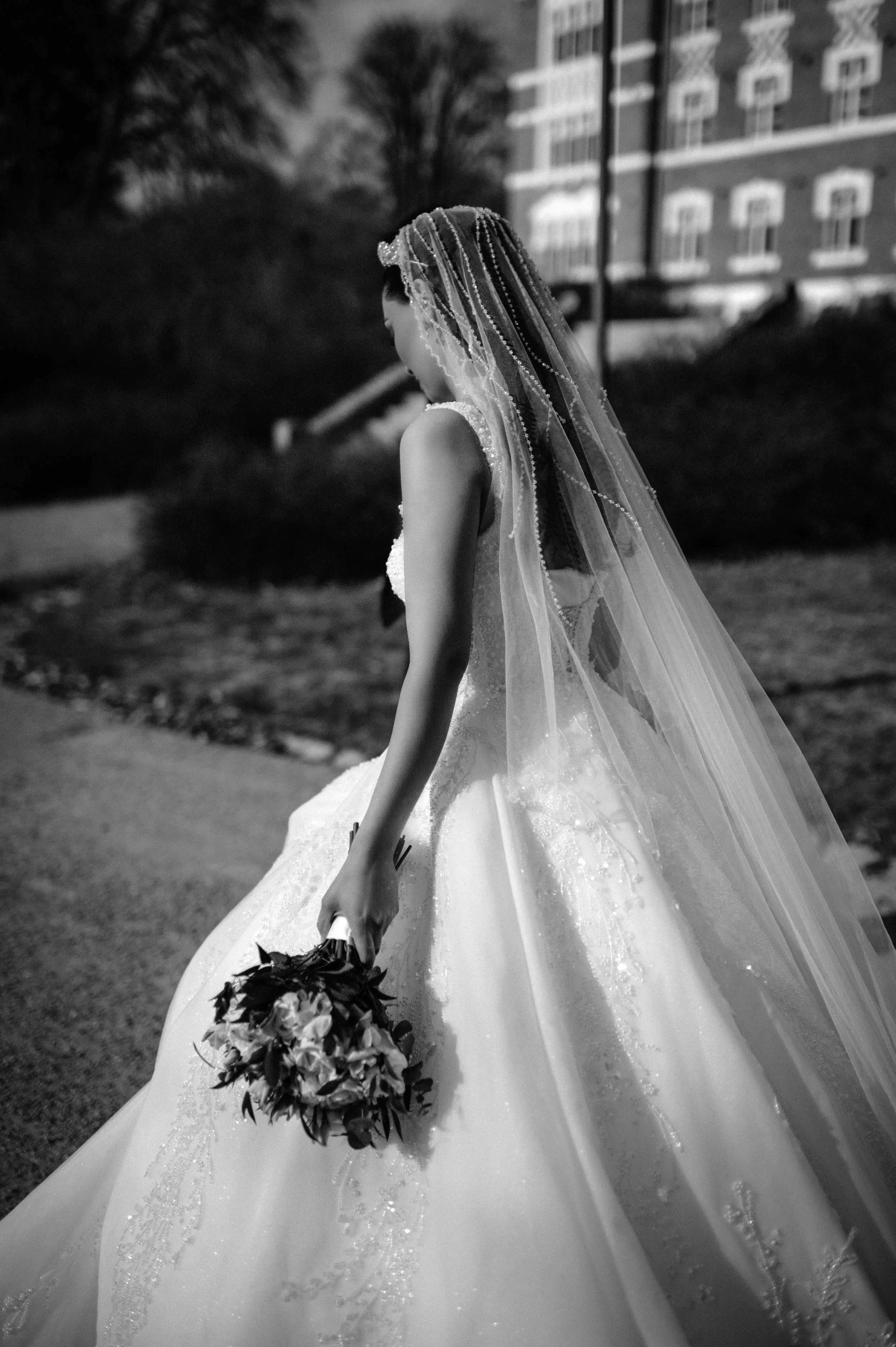 En bryllupsfotografering i Oslo hvor kjærlighet og magiske øyeblikk står i fokus. Jeg spesialiserer meg på bryllupsfotografier i Oslo og er klar til å forevige din store dag!
#BryllupsfotografOslo #OsloBryllup #Bryllupsfotograf #OsloWeddingPhotograph