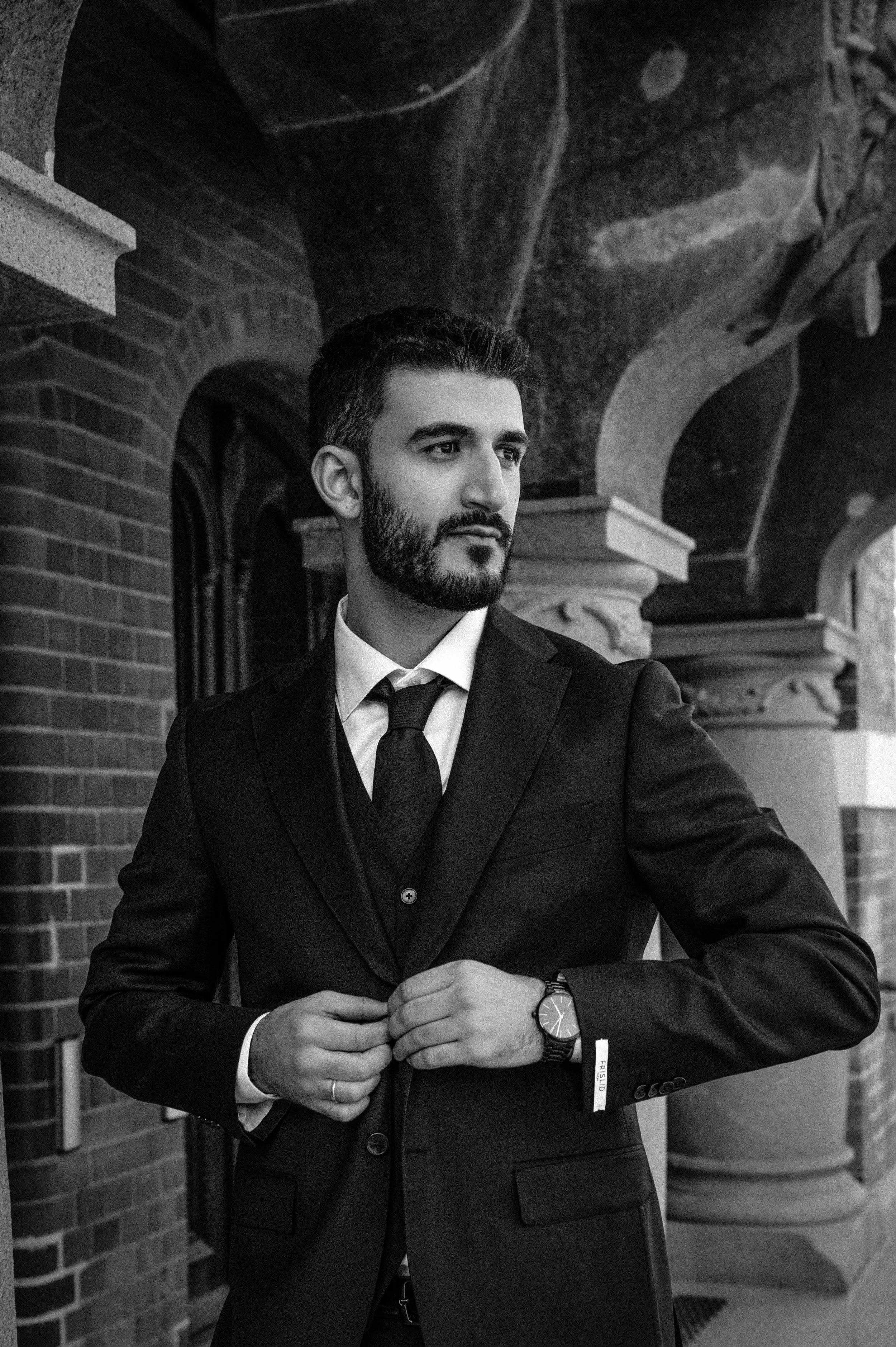 En bryllupsfotografering i Oslo hvor kjærlighet og magiske øyeblikk står i fokus. Jeg spesialiserer meg på bryllupsfotografier i Oslo og er klar til å forevige din store dag!
#BryllupsfotografOslo #OsloBryllup #Bryllupsfotograf #OsloWeddingPhotograph