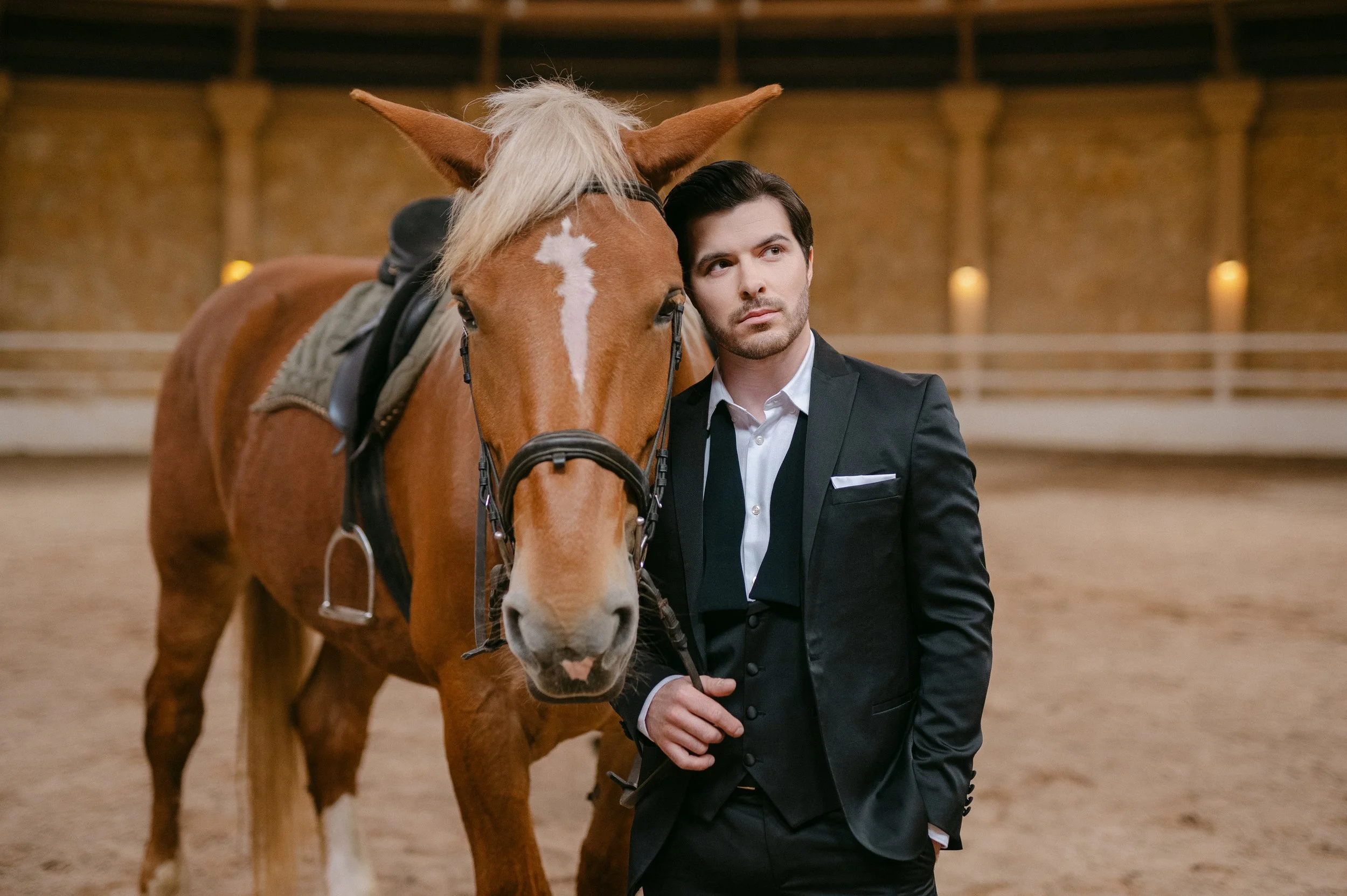 En bryllupsfotografering i Oslo hvor kjærlighet og magiske øyeblikk står i fokus. Jeg spesialiserer meg på bryllupsfotografier i Oslo og er klar til å forevige din store dag!
#BryllupsfotografOslo #OsloBryllup #Bryllupsfotograf #OsloWeddingPhotograph