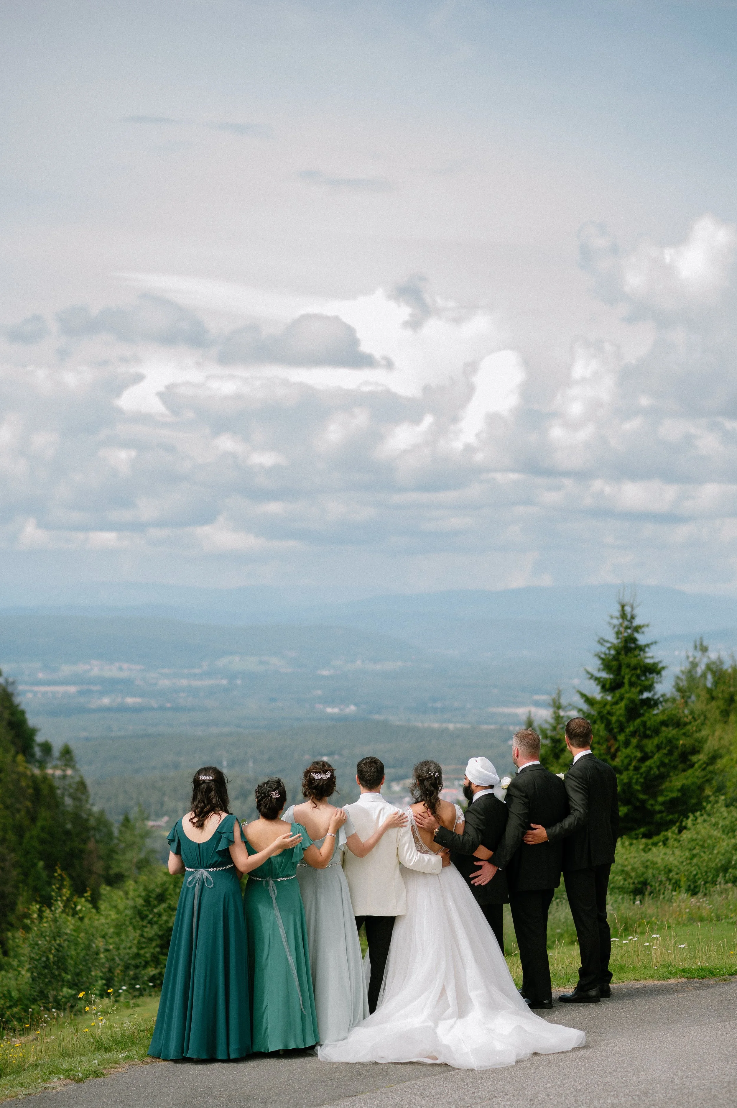En bryllupsfotografering i Oslo hvor kjærlighet og magiske øyeblikk står i fokus. Jeg spesialiserer meg på bryllupsfotografier i Oslo og er klar til å forevige din store dag!
#BryllupsfotografOslo #OsloBryllup #Bryllupsfotograf #OsloWeddingPhotograph