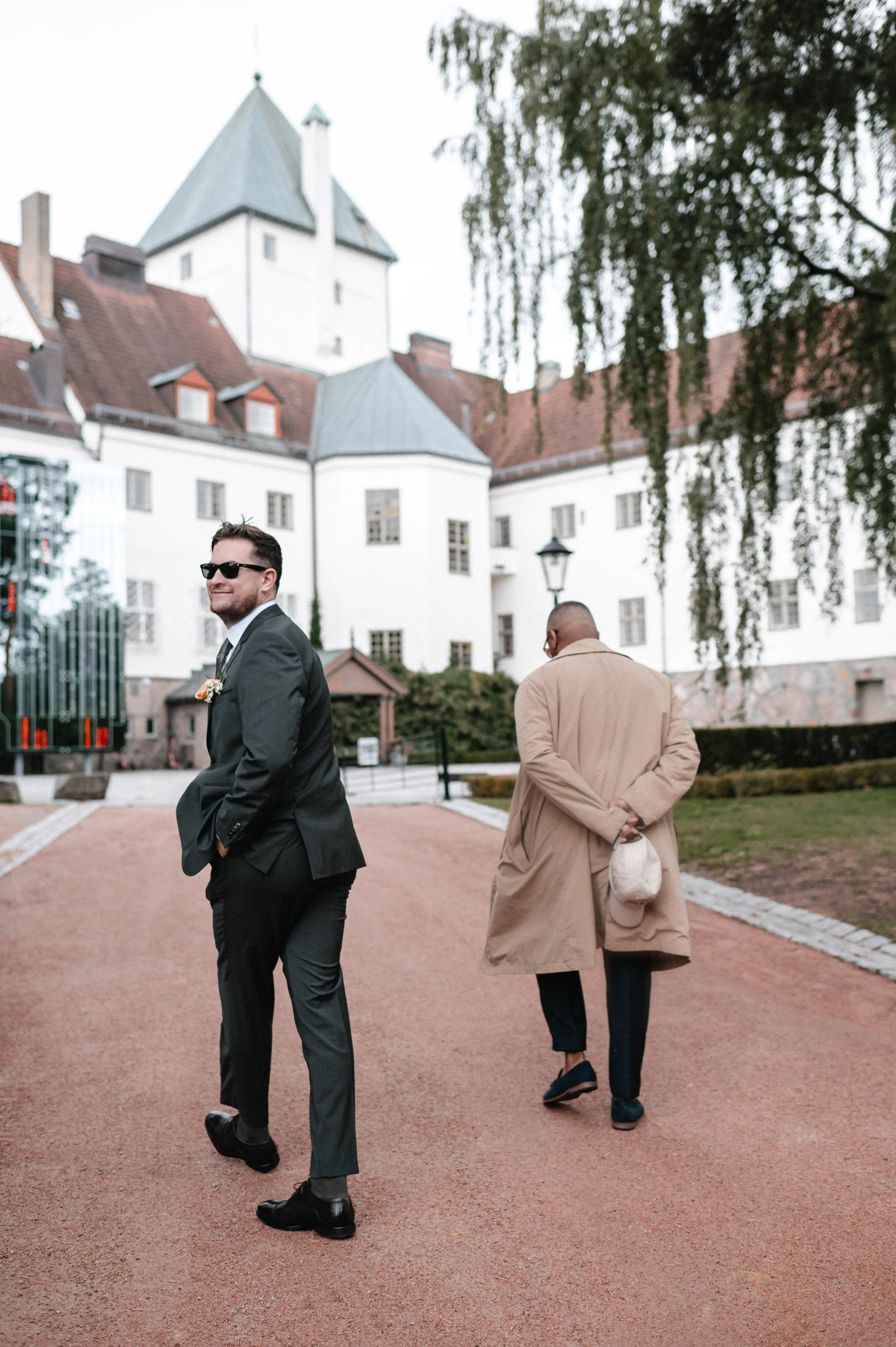 En bryllupsfotografering i Oslo hvor kjærlighet og magiske øyeblikk står i fokus. Jeg spesialiserer meg på bryllupsfotografier i Oslo og er klar til å forevige din store dag!
#BryllupsfotografOslo #OsloBryllup #Bryllupsfotograf #OsloWeddingPhotograph