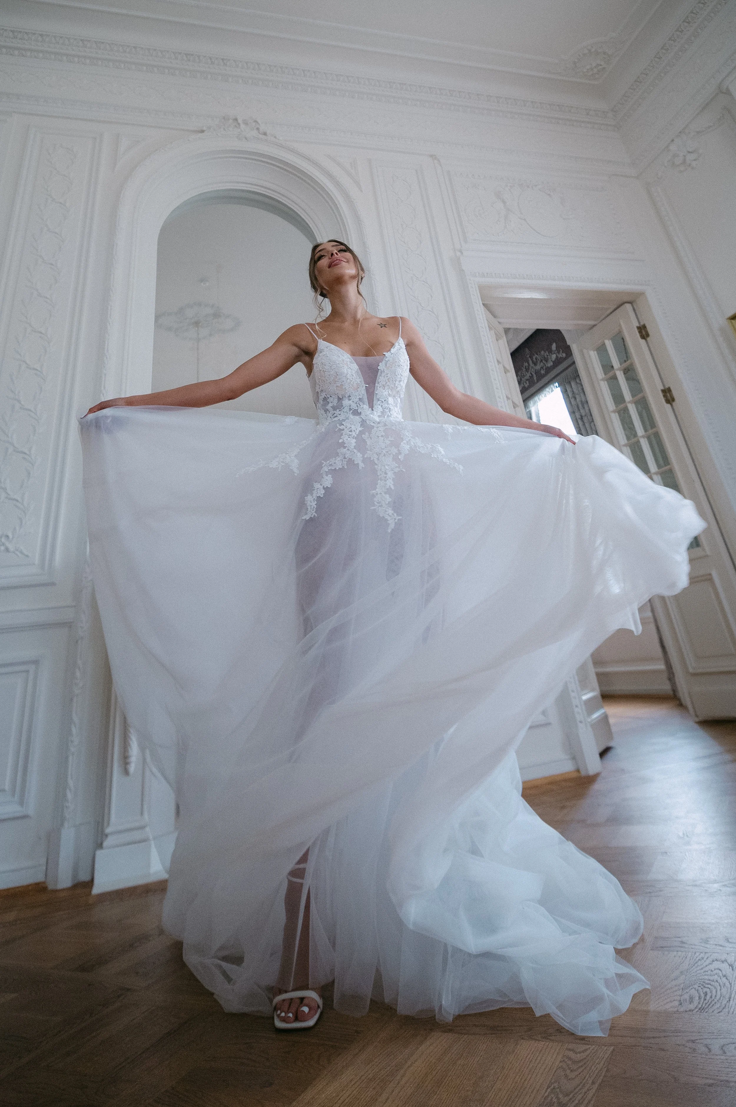 En bryllupsfotografering i Oslo hvor kjærlighet og magiske øyeblikk står i fokus. Jeg spesialiserer meg på bryllupsfotografier i Oslo og er klar til å forevige din store dag!
#BryllupsfotografOslo #OsloBryllup #Bryllupsfotograf #OsloWeddingPhotograph