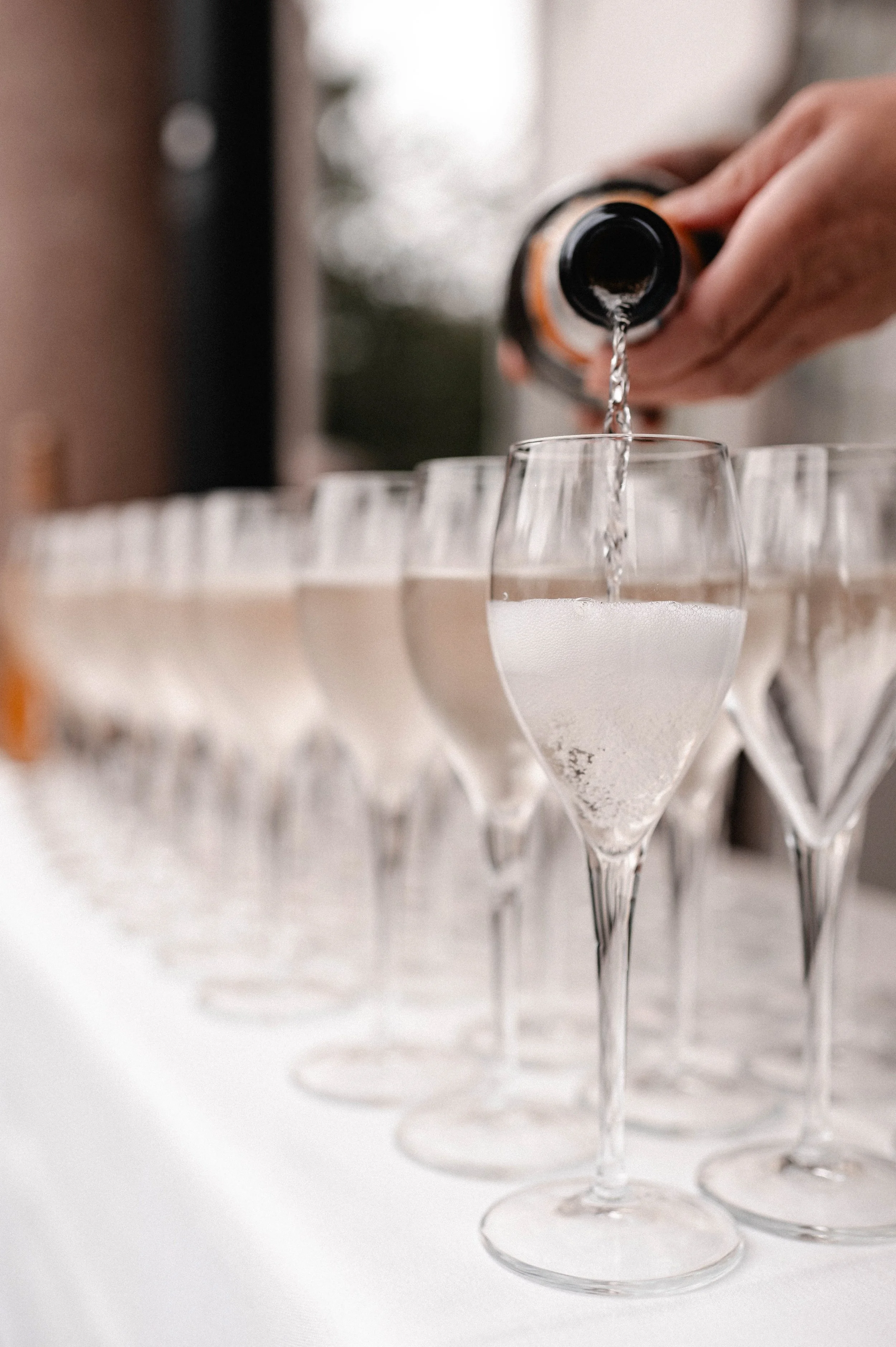 En bryllupsfotografering i Oslo hvor kjærlighet og magiske øyeblikk står i fokus. Jeg spesialiserer meg på bryllupsfotografier i Oslo og er klar til å forevige din store dag!
#BryllupsfotografOslo #OsloBryllup #Bryllupsfotograf #OsloWeddingPhotograph