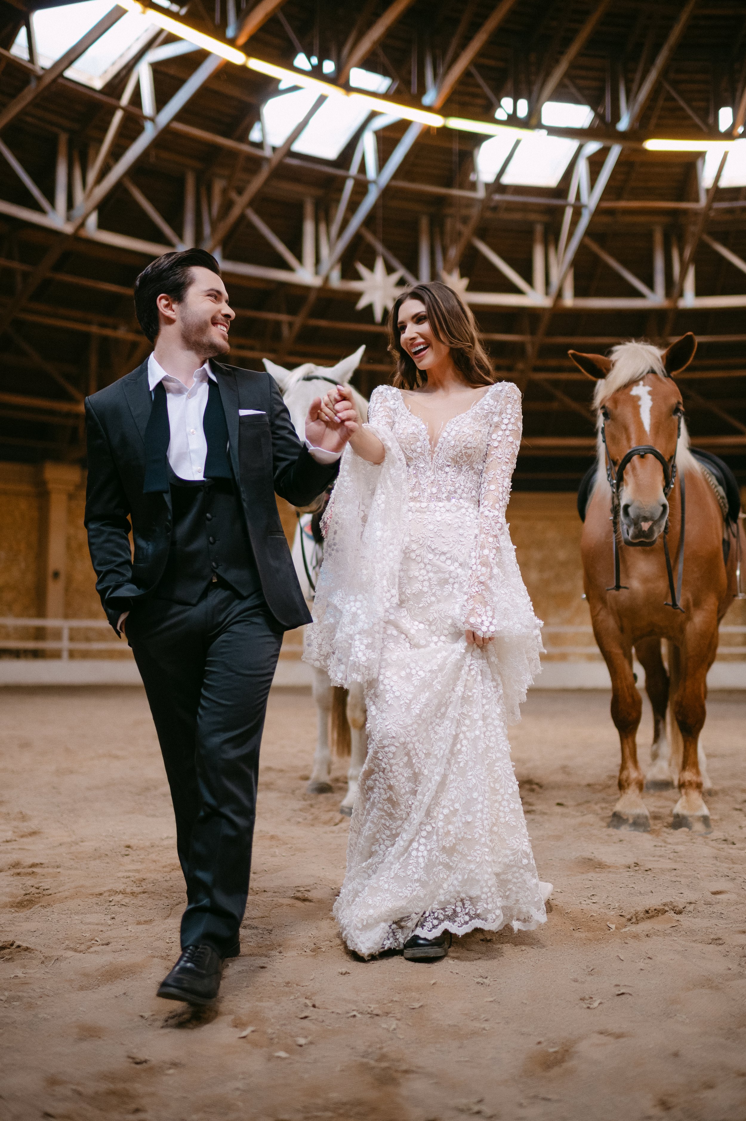 En bryllupsfotografering i Oslo hvor kjærlighet og magiske øyeblikk står i fokus. Jeg spesialiserer meg på bryllupsfotografier i Oslo og er klar til å forevige din store dag!
#BryllupsfotografOslo #OsloBryllup #Bryllupsfotograf #OsloWeddingPhotograph