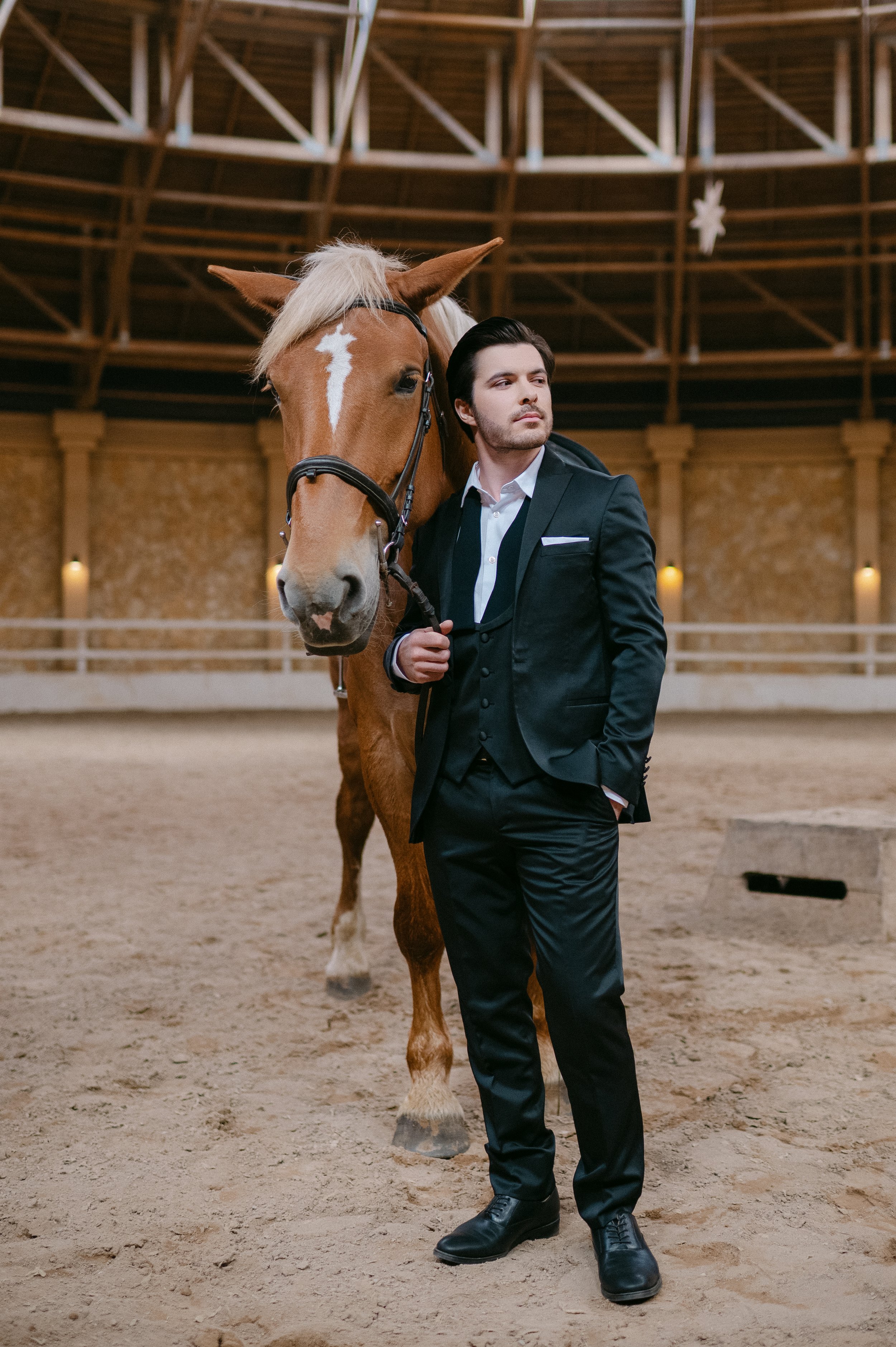 En bryllupsfotografering i Oslo hvor kjærlighet og magiske øyeblikk står i fokus. Jeg spesialiserer meg på bryllupsfotografier i Oslo og er klar til å forevige din store dag!
#BryllupsfotografOslo #OsloBryllup #Bryllupsfotograf #OsloWeddingPhotograph