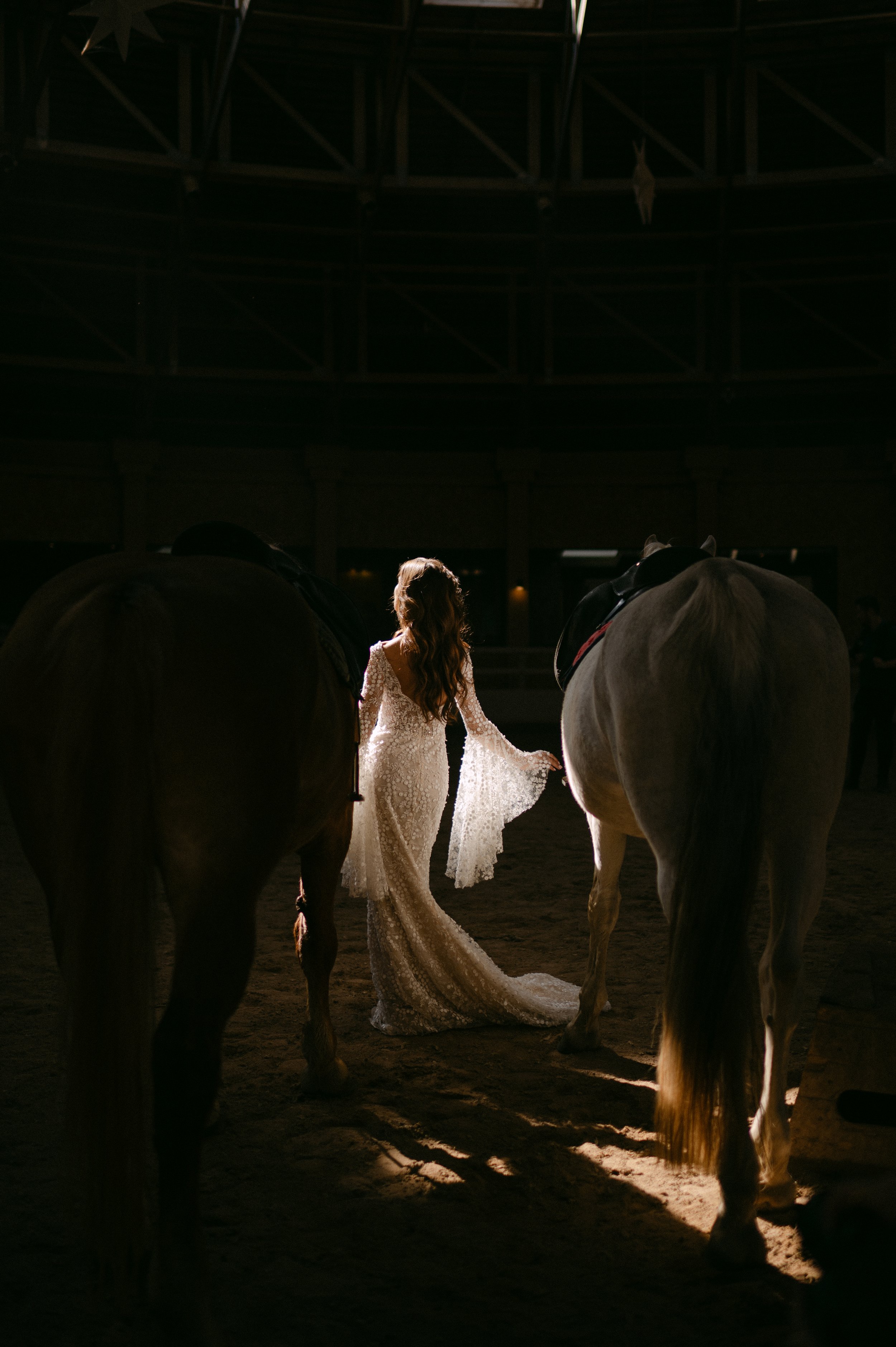 En bryllupsfotografering i Oslo hvor kjærlighet og magiske øyeblikk står i fokus. Jeg spesialiserer meg på bryllupsfotografier i Oslo og er klar til å forevige din store dag!
#BryllupsfotografOslo #OsloBryllup #Bryllupsfotograf #OsloWeddingPhotograph